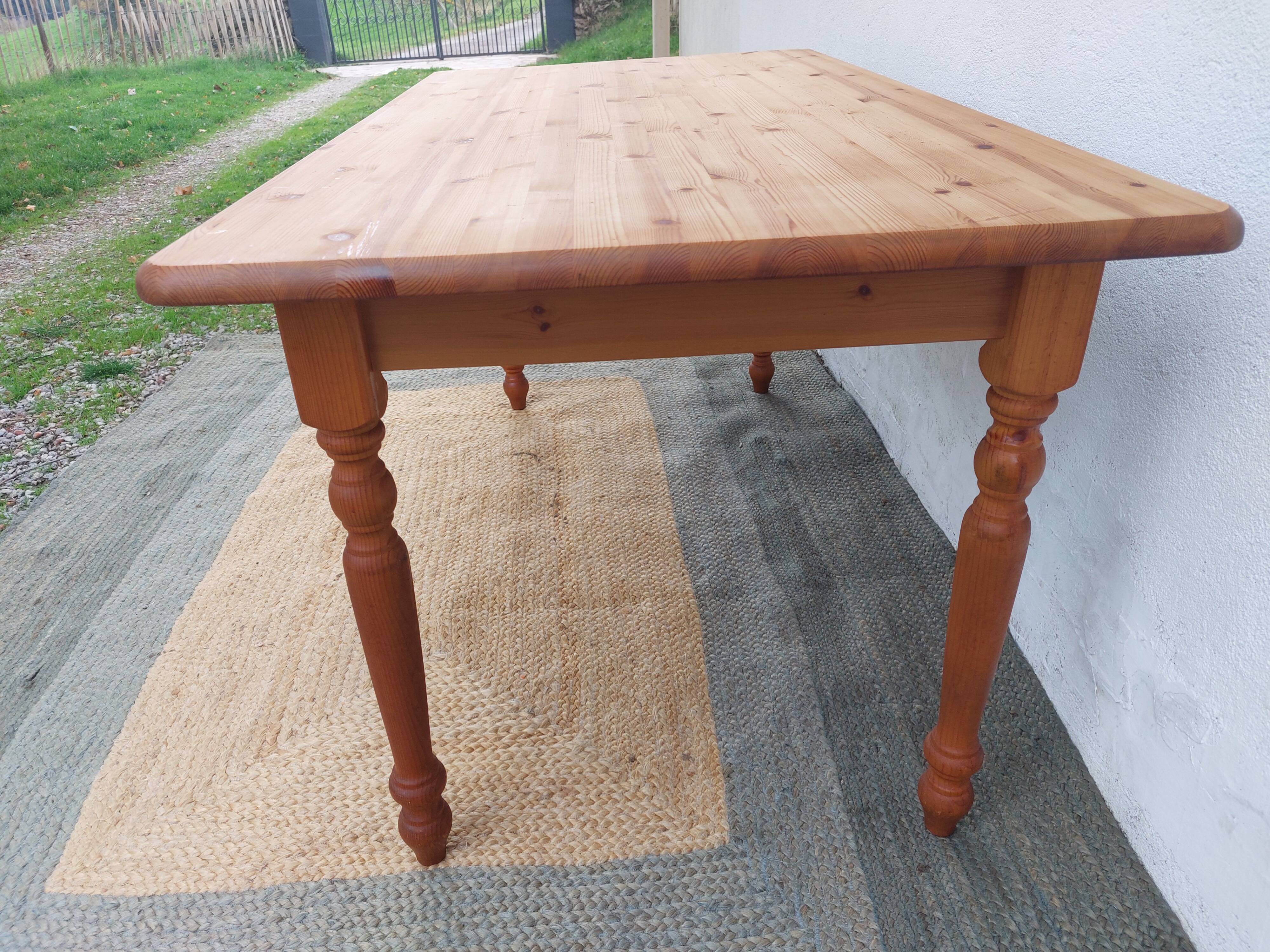 large table or wooden desk, removable legs