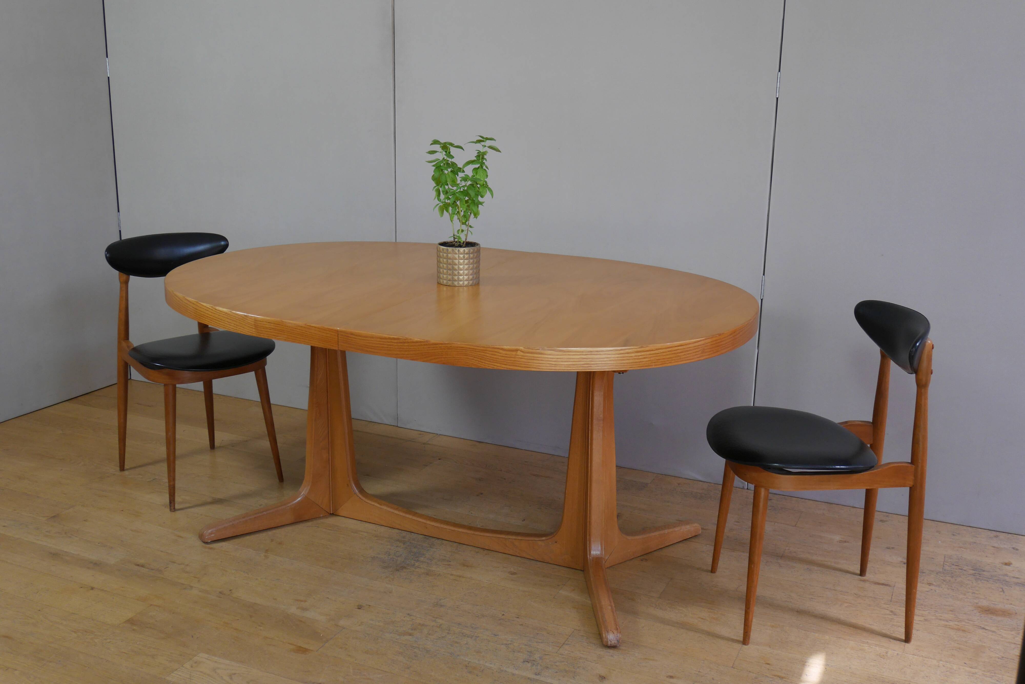 Oval table with 2 extensions baumann vintage central foot