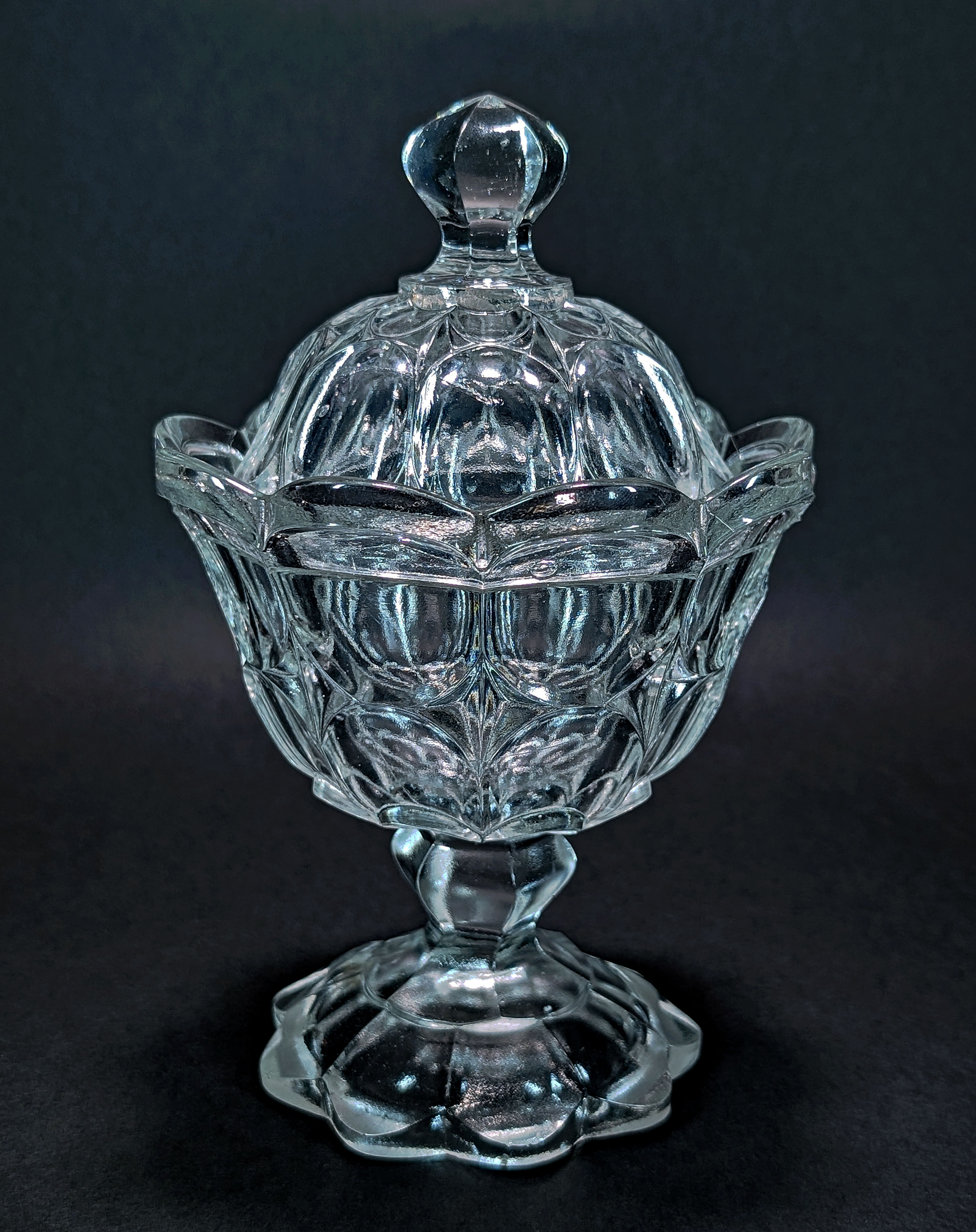 Bonbonnière ancienne (style Œil de bœuf/Colonial 1900-1920)