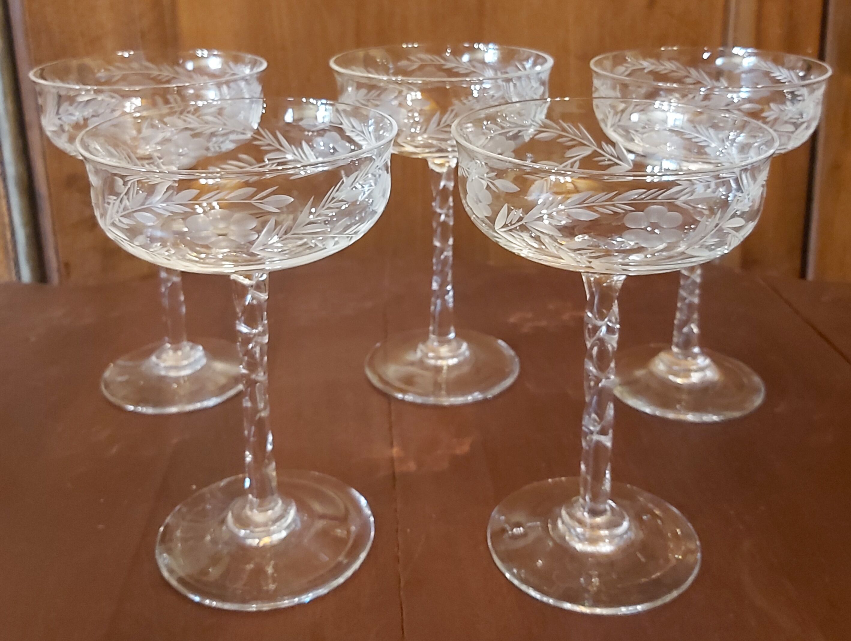 5 glasses of Champagne crystalline cut glass