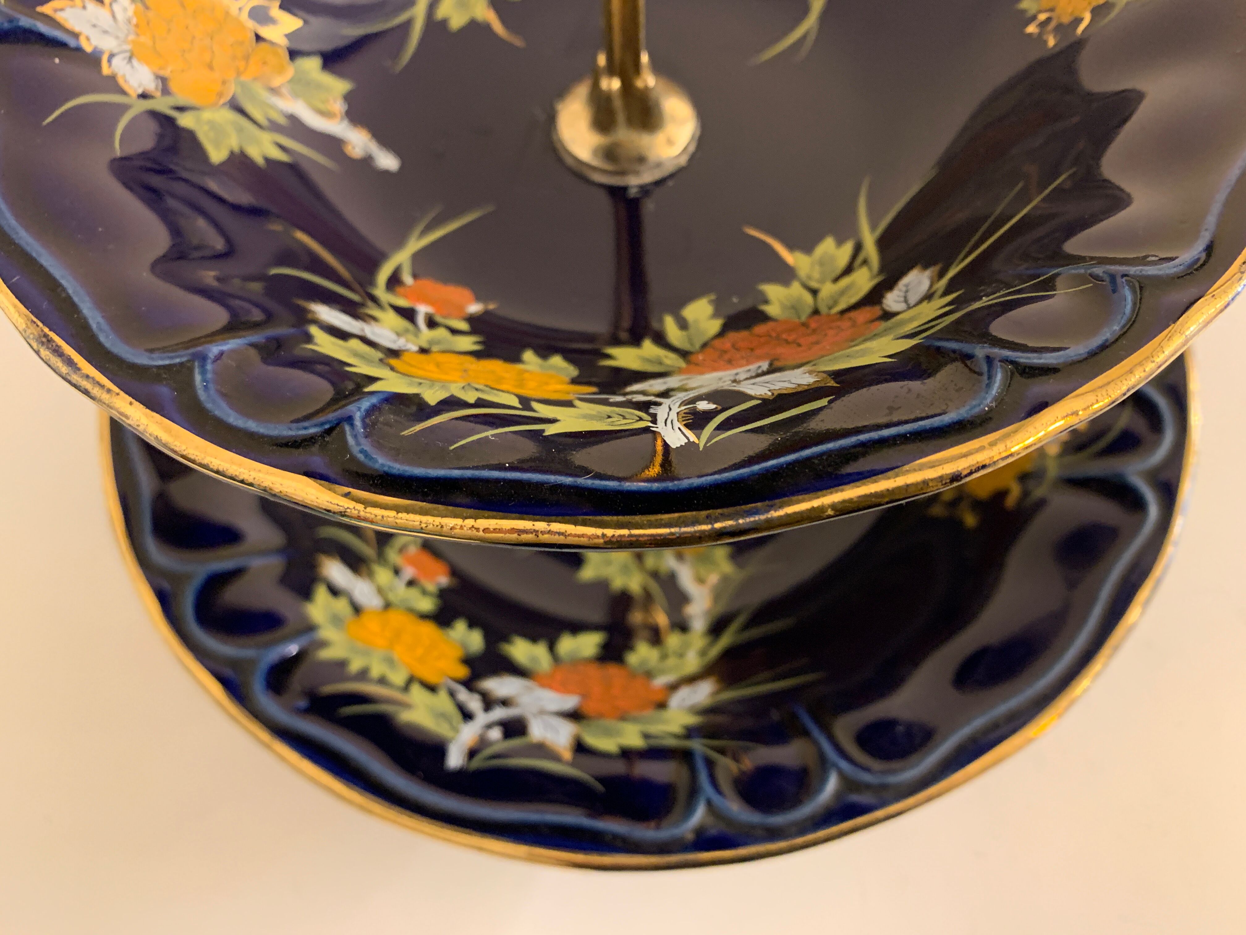 Cobalt blue porcelain display or servant, 3 floors