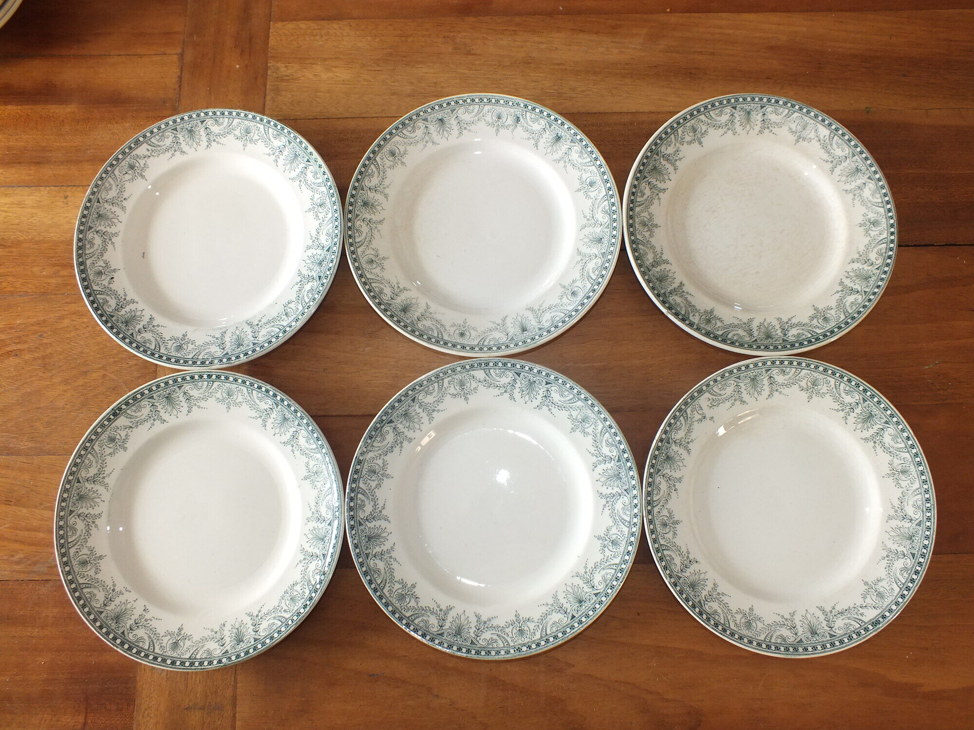 6 Flat plates in Iron Earth Moulin des Loups model Wilbur Lot 3