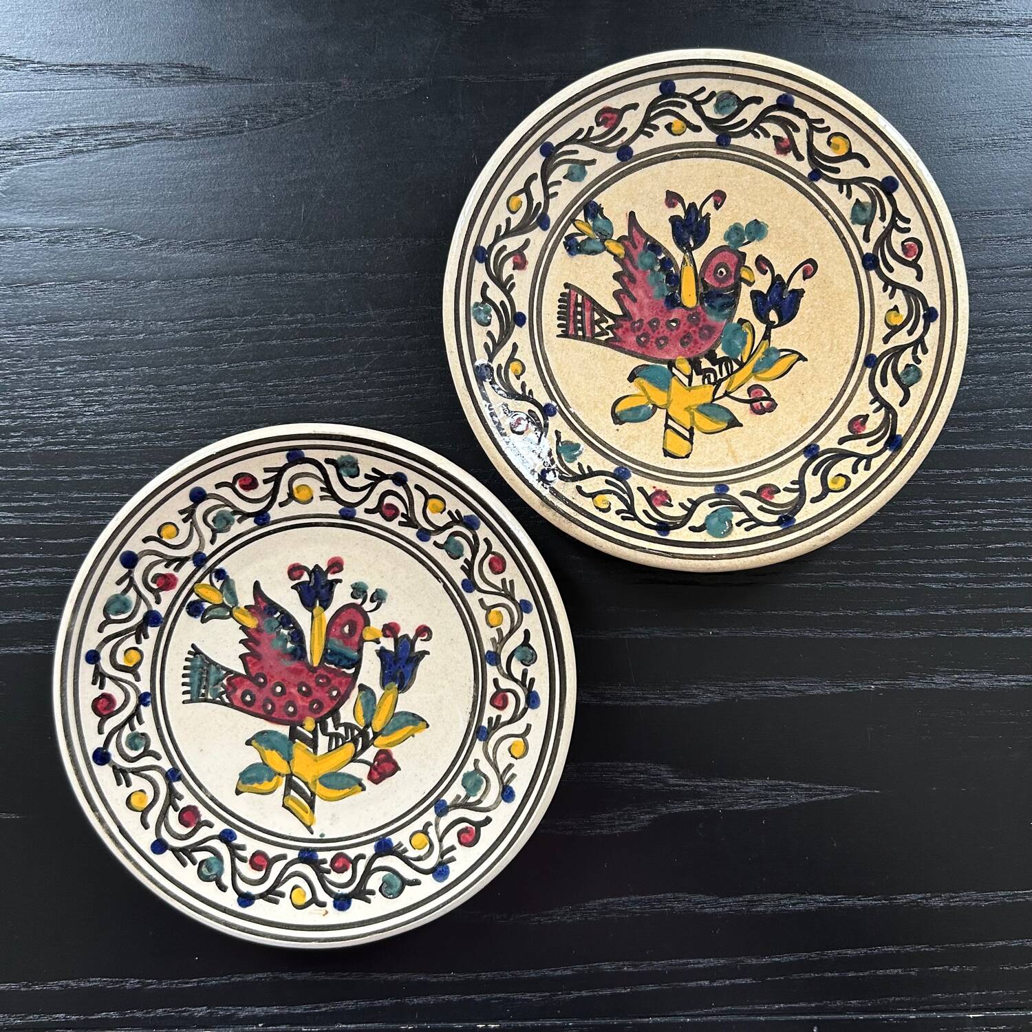 Pair of bird decorated dishes