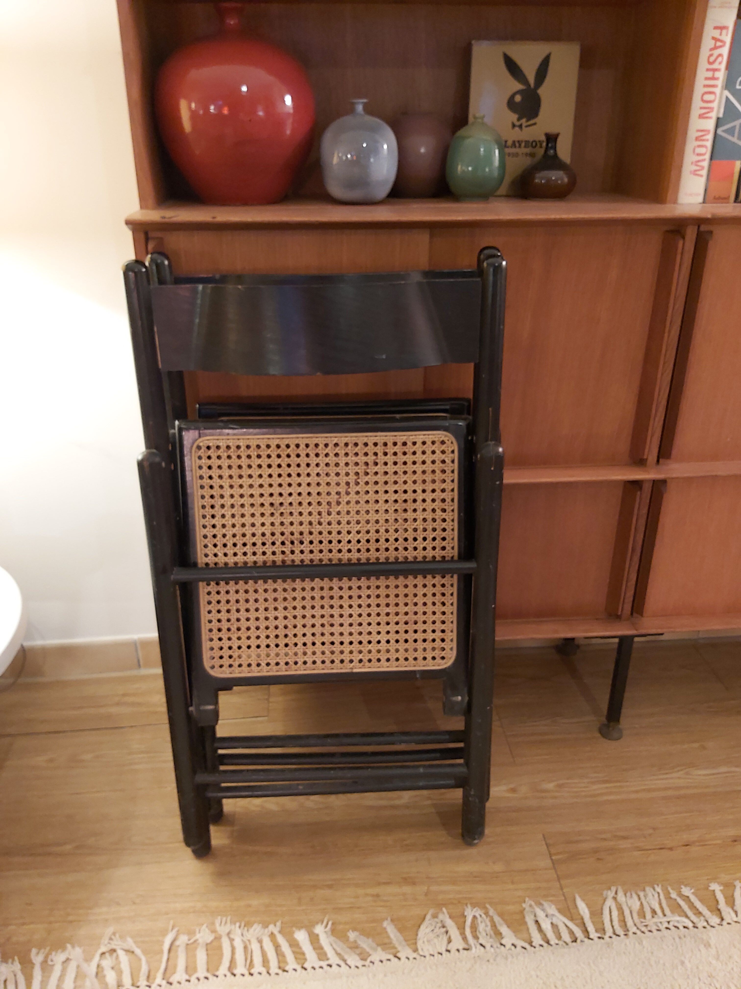 Pair of folding chairs in 70s canage