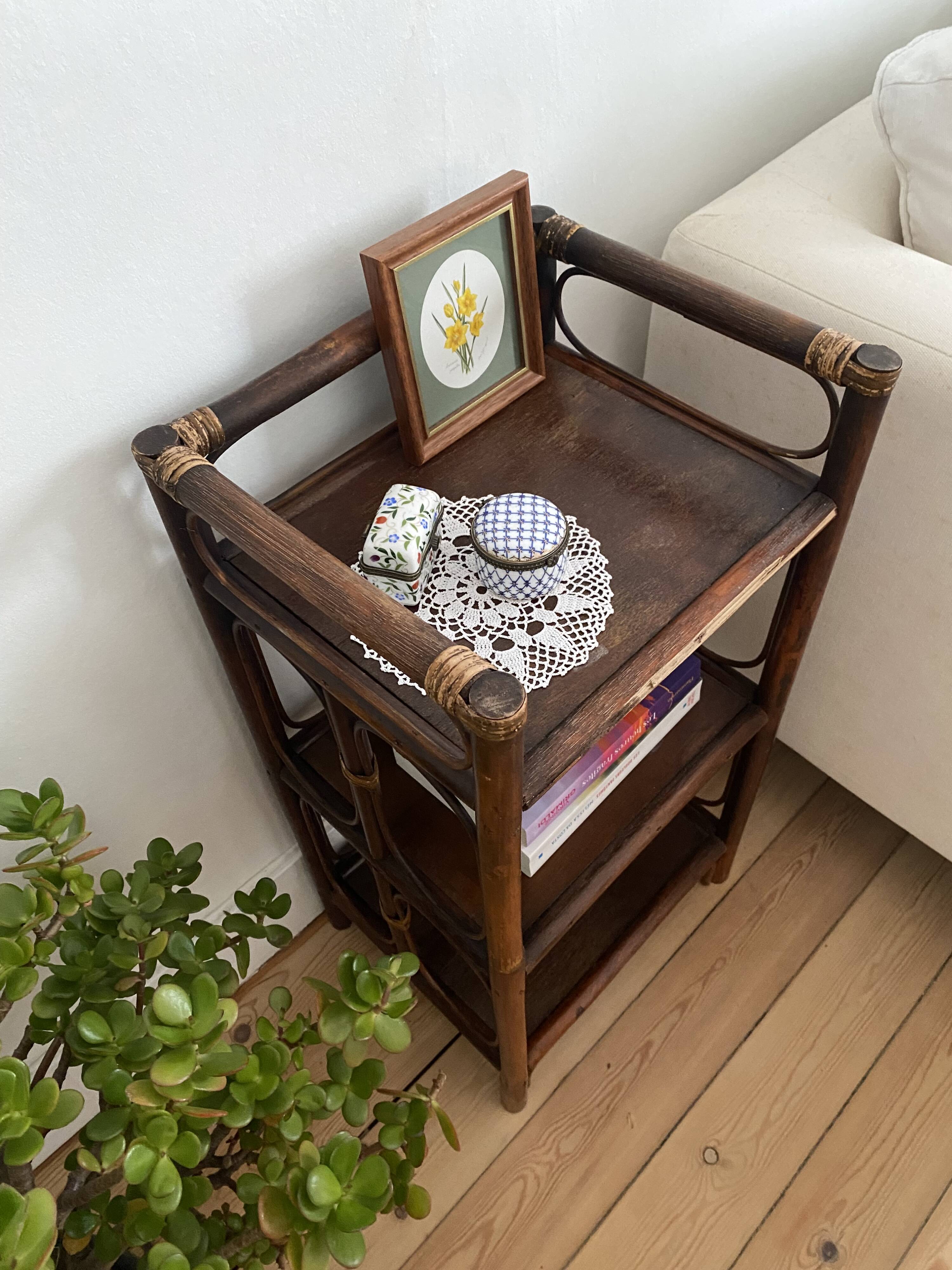 Occasional shelf bookcase in rattan