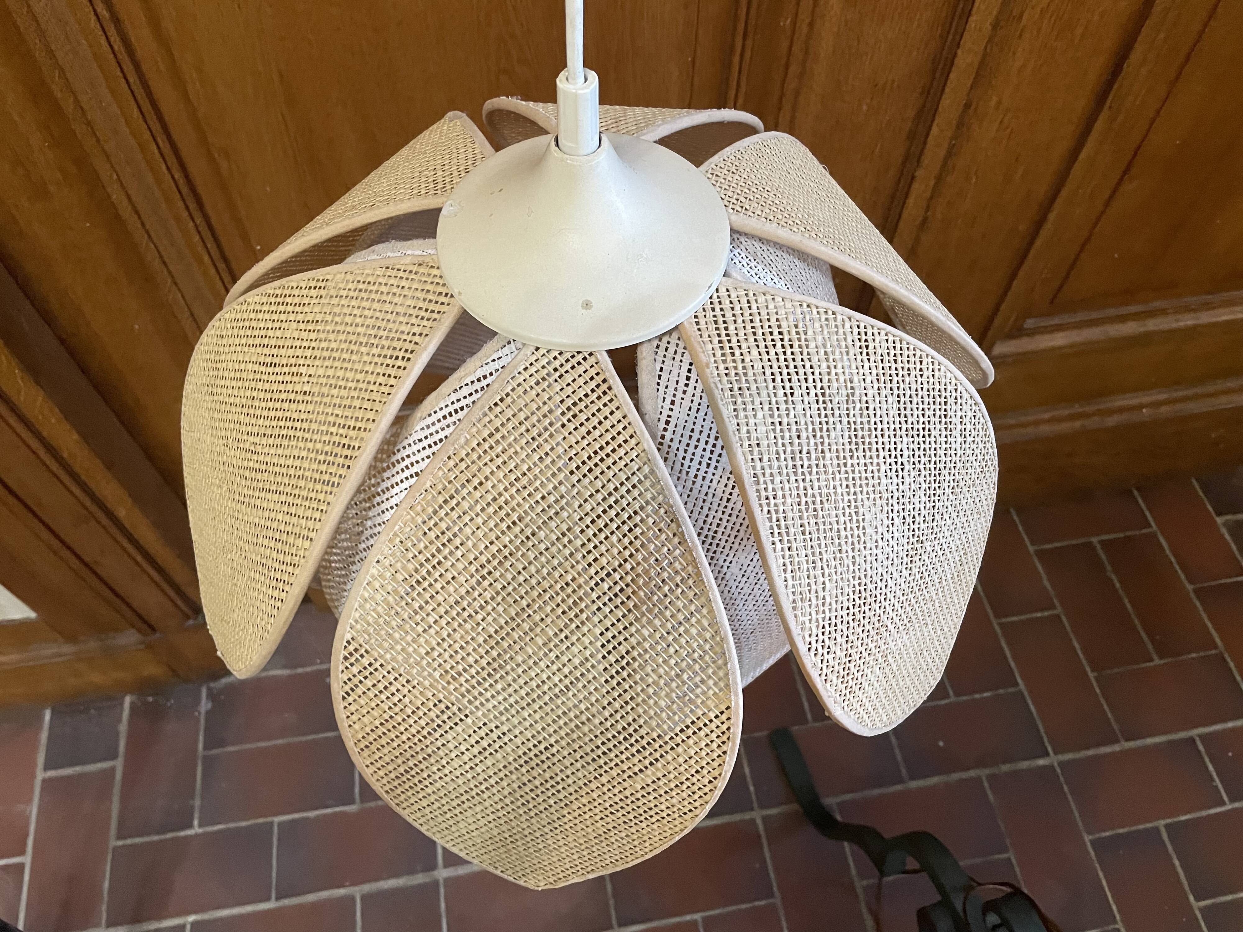 Suspension petals vintage flower