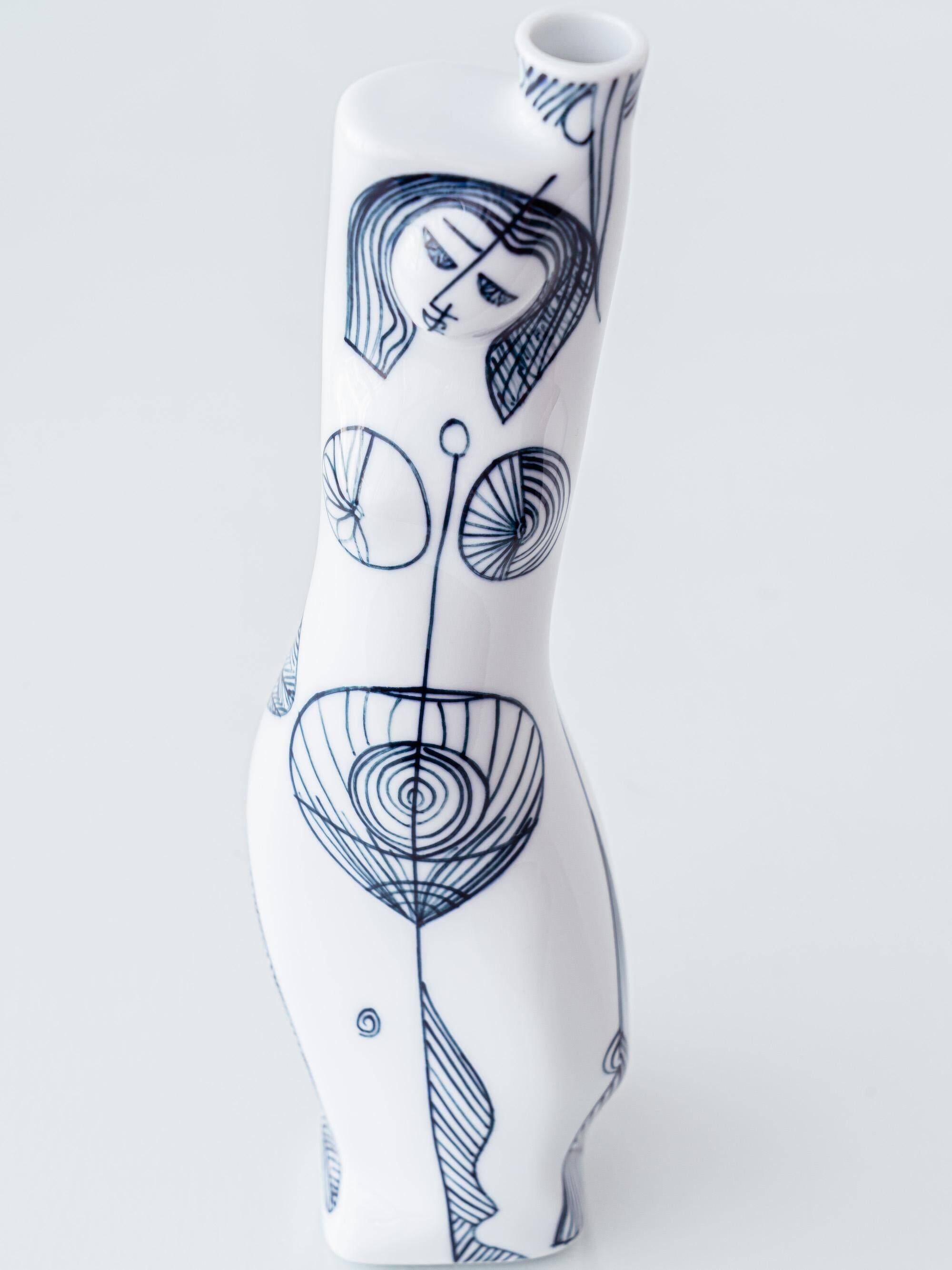 Pair of modernist nude figurative vases in porcelain by Sargadelos.