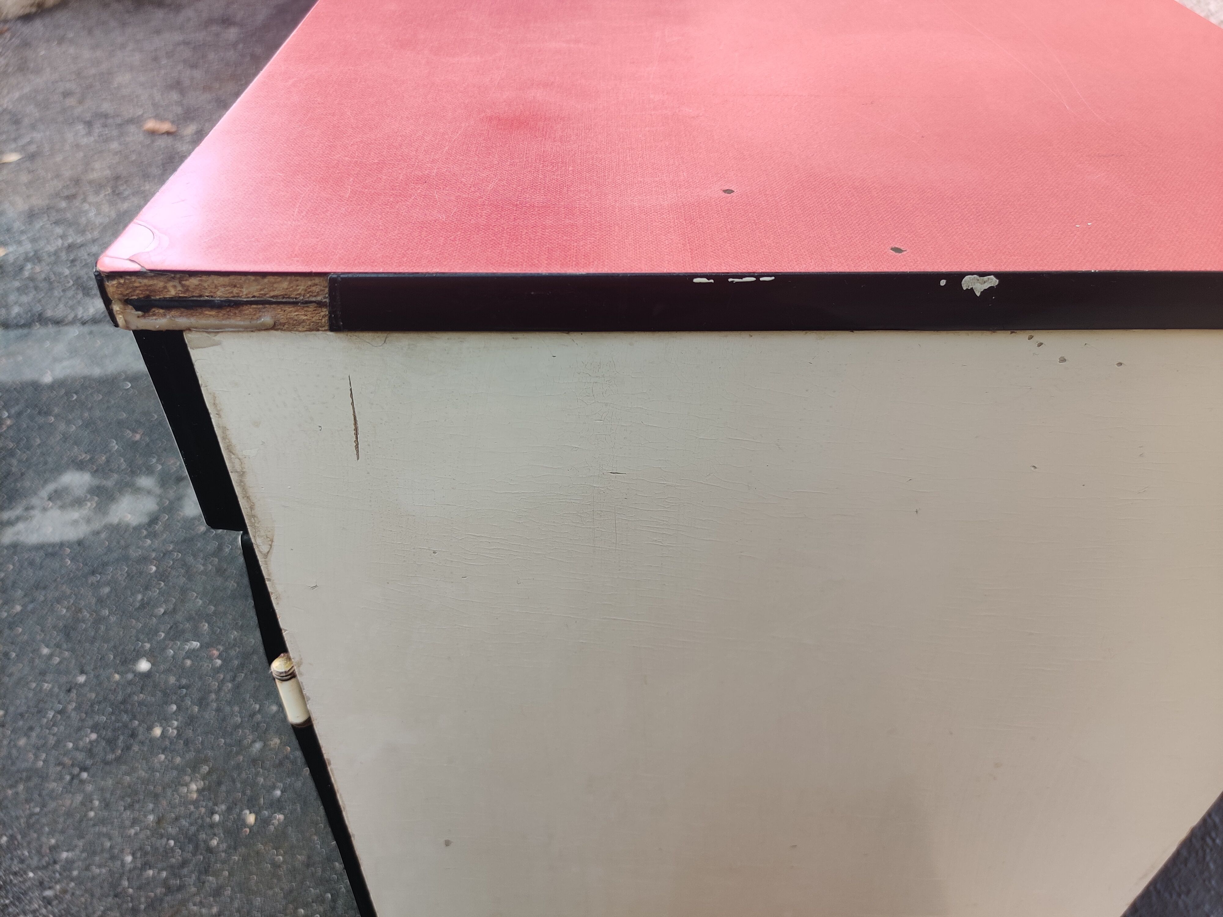 Furniture low, high, column in formica two-tone