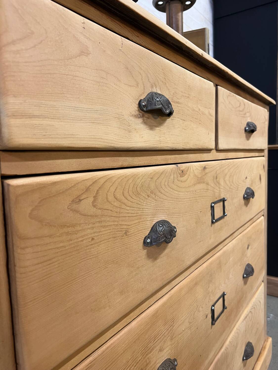 Meuble de métier à tiroir