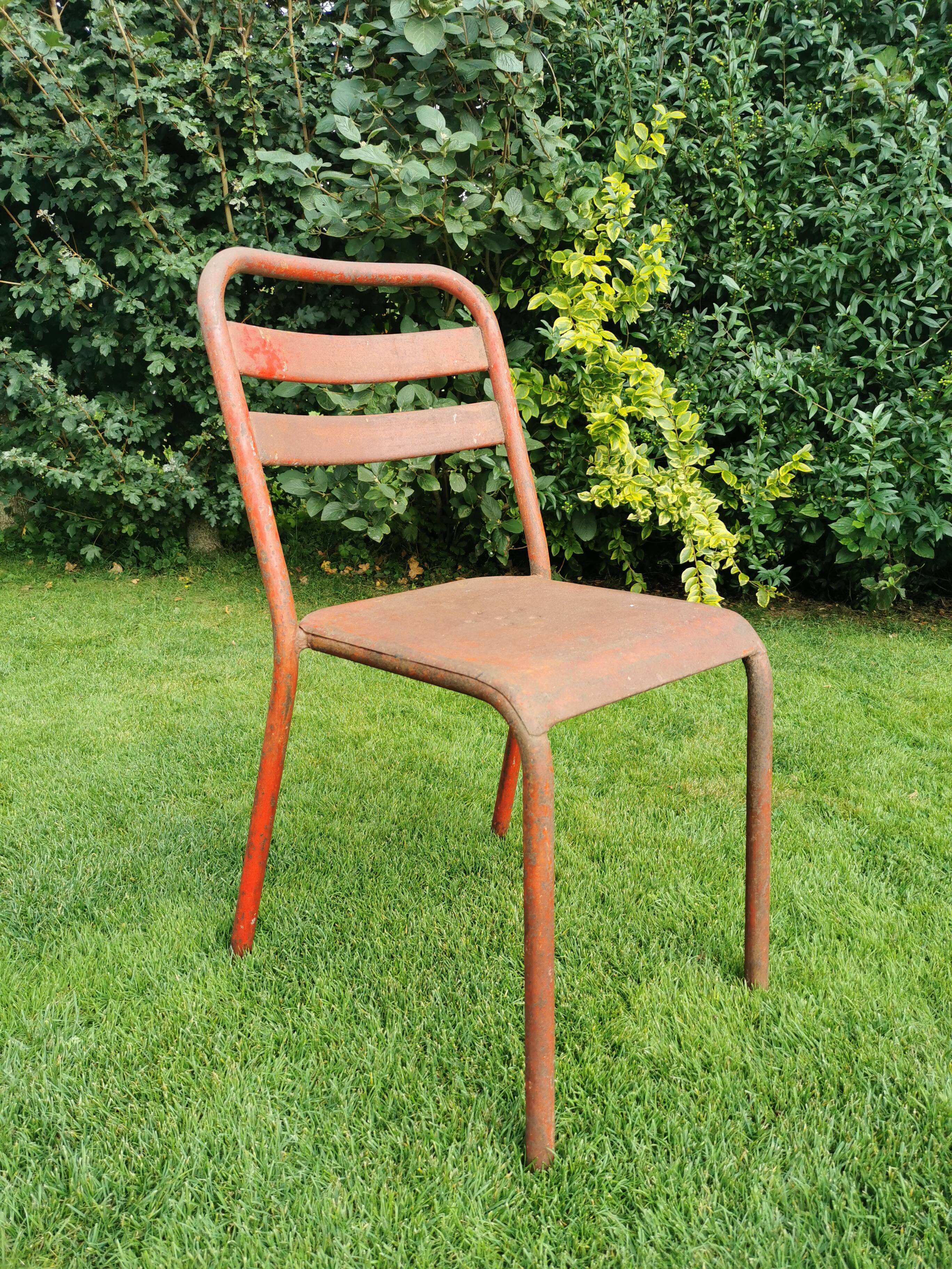 A Tolix bistro chair
