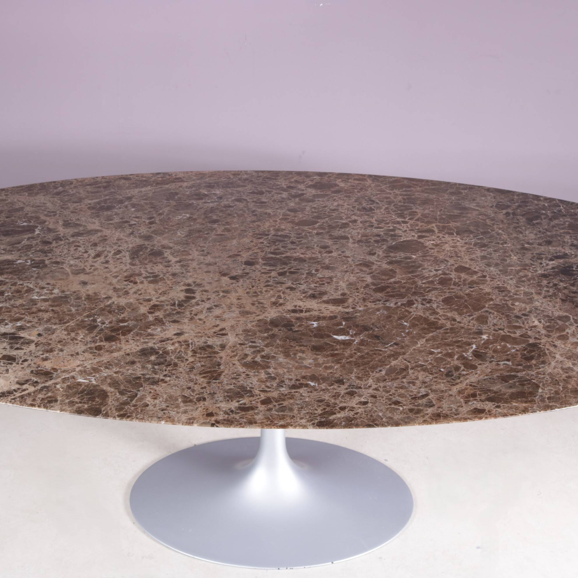 Table ovale XL Tulip Eero Saarinen pour Knoll Int.