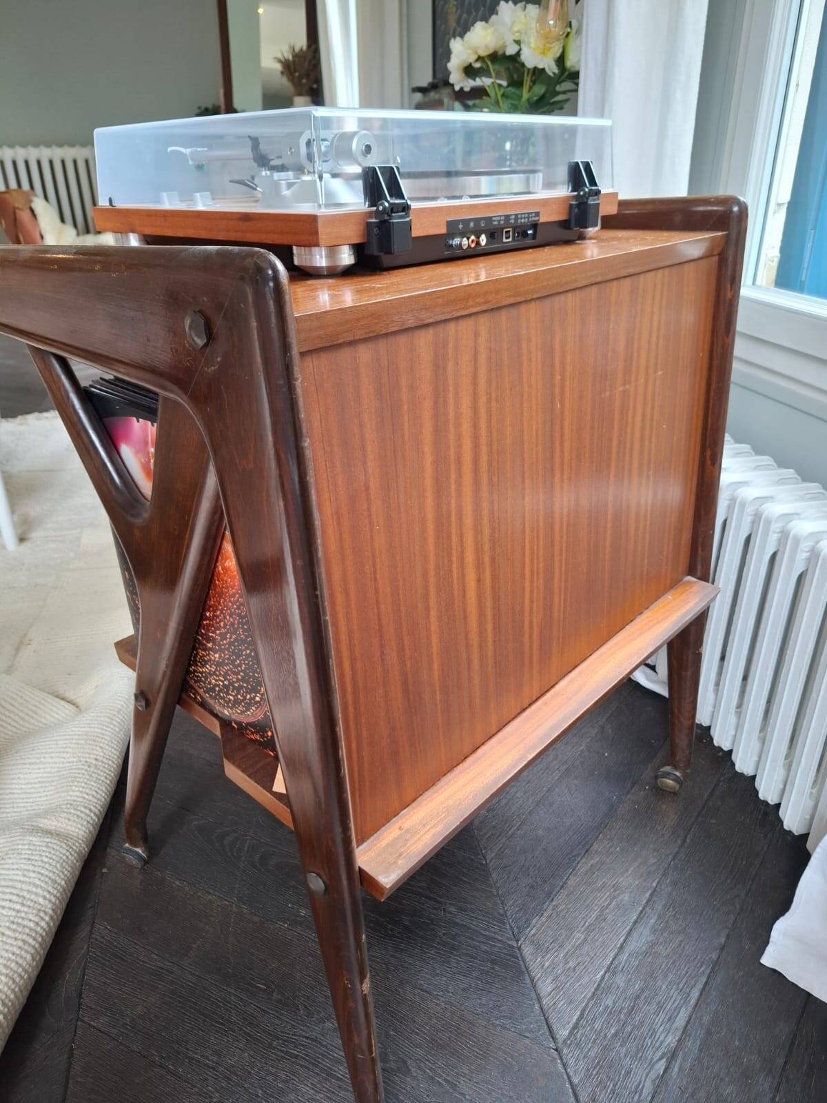 Vinyl furniture + turntable