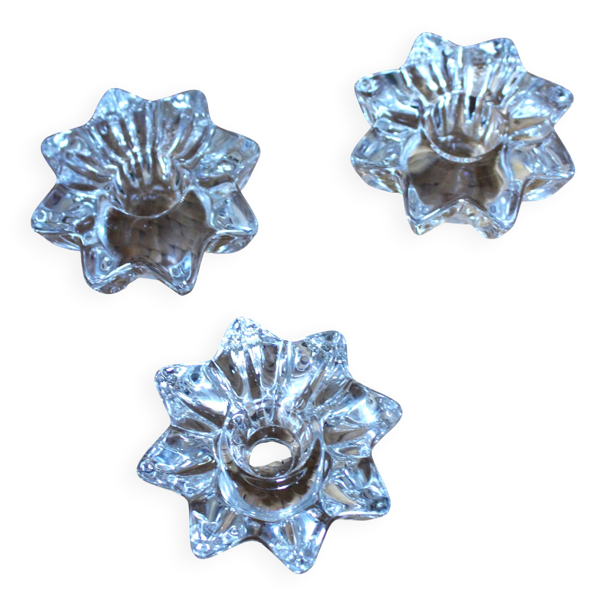 Un lot de 3 bougeoirs en verre étoile fleur vintage