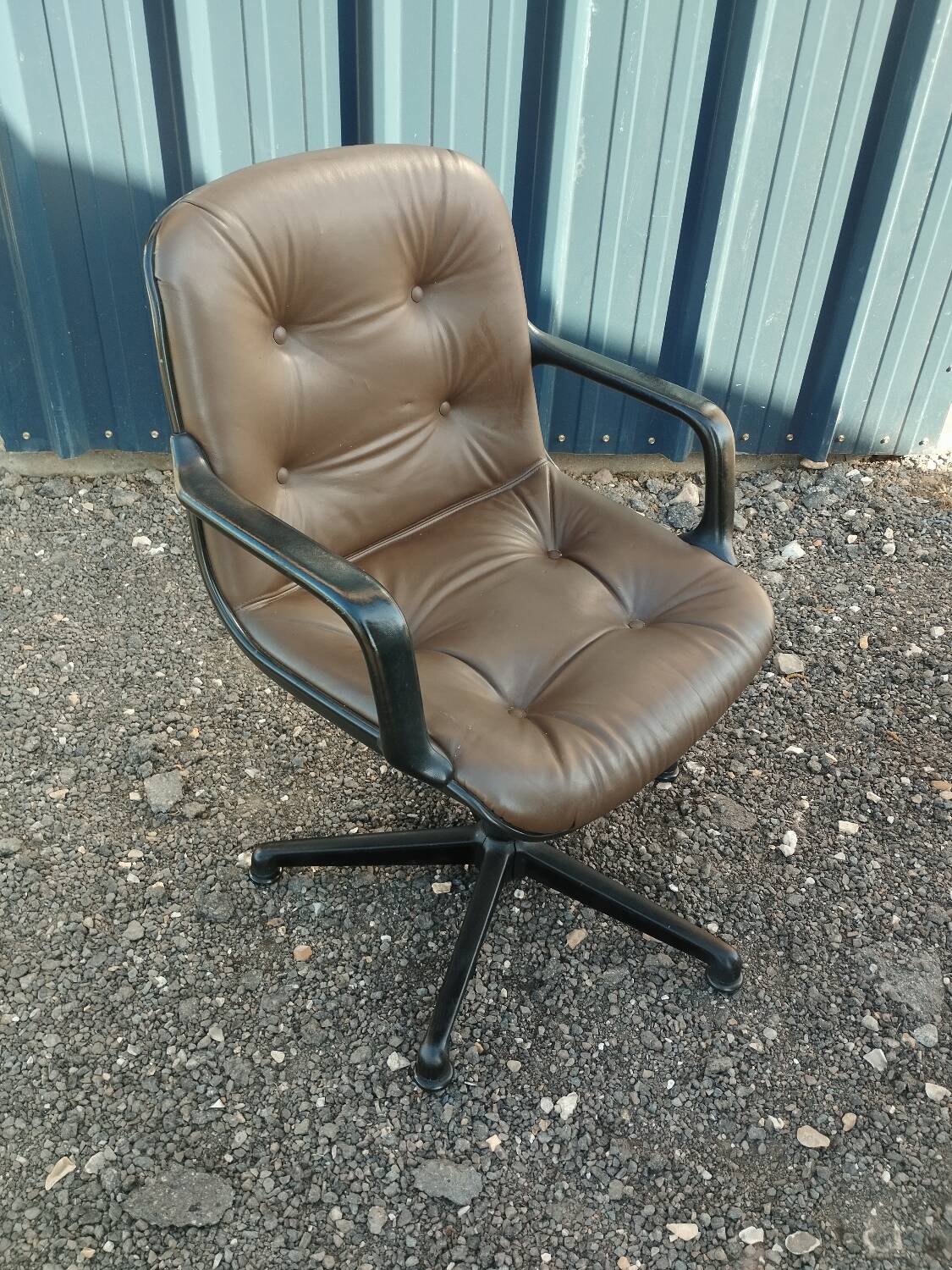 Vintage design office chair