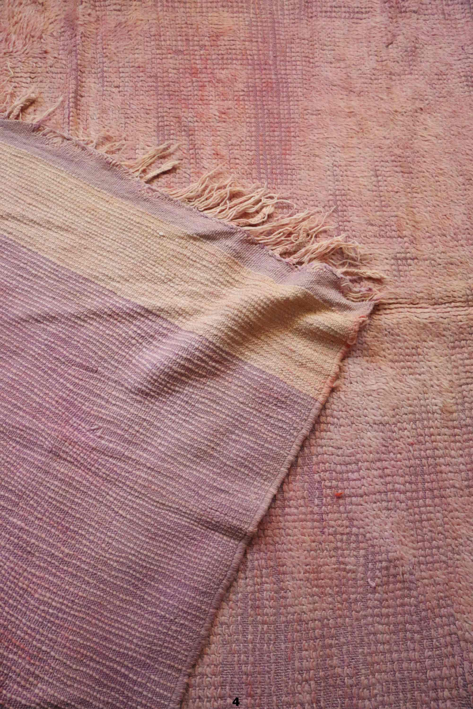 Moroccan vintage carpet - 169 x 318 cm