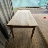 Farm table
