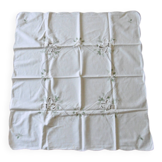 Embroidered tea tablecloth or curtain
