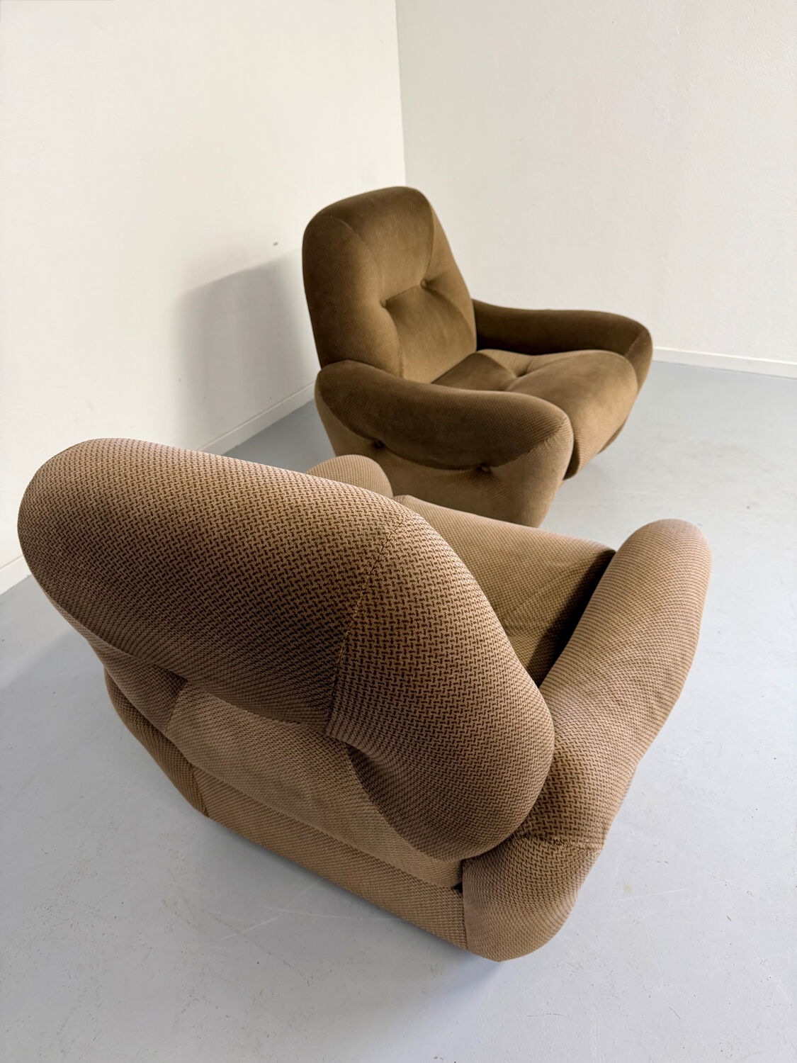Lot of 2 cosy fabric armchairs, French design, vintage 1970s.