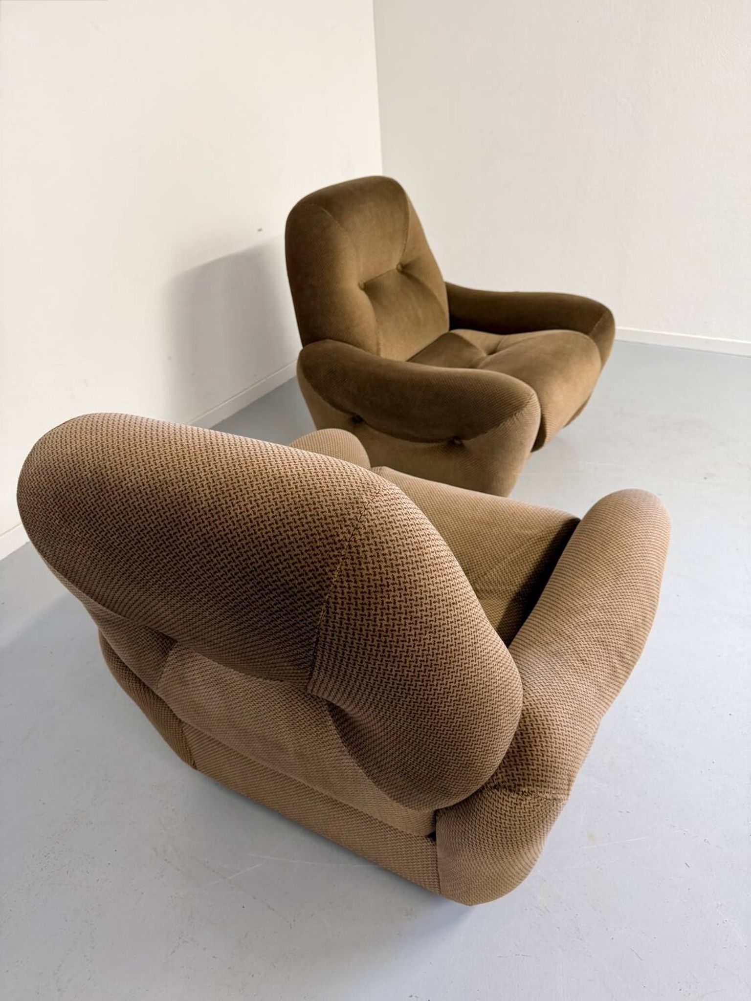 Lot of 2 cosy fabric armchairs, French design, vintage 1970s.