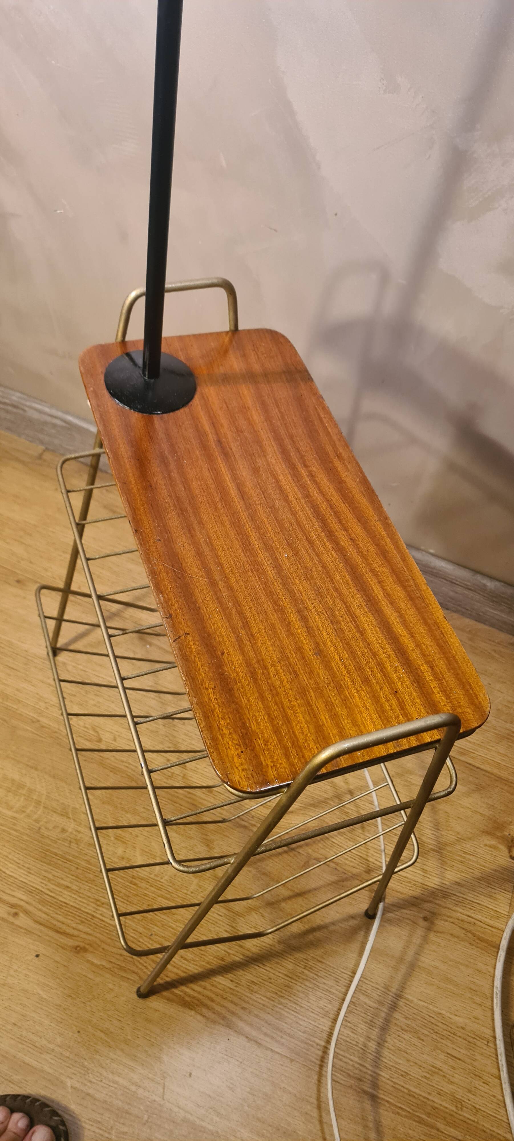 1950s to 60s tablet reader, very good condition for its age, dimensions H163 x L42 x D30.