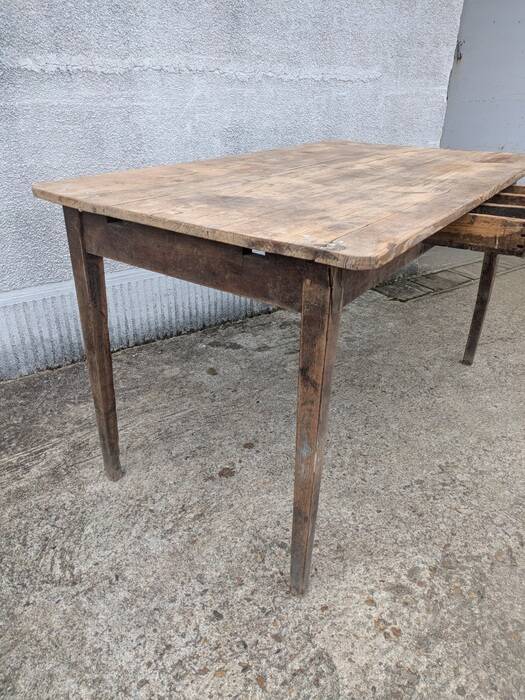Farm table