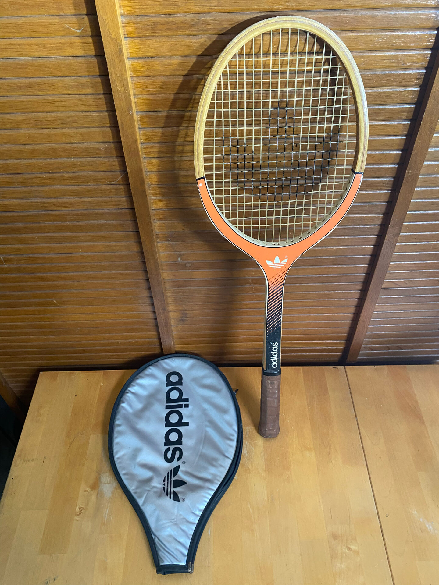 Vintage adidas lady wooden tennis racket + adidas vintage cover #e19