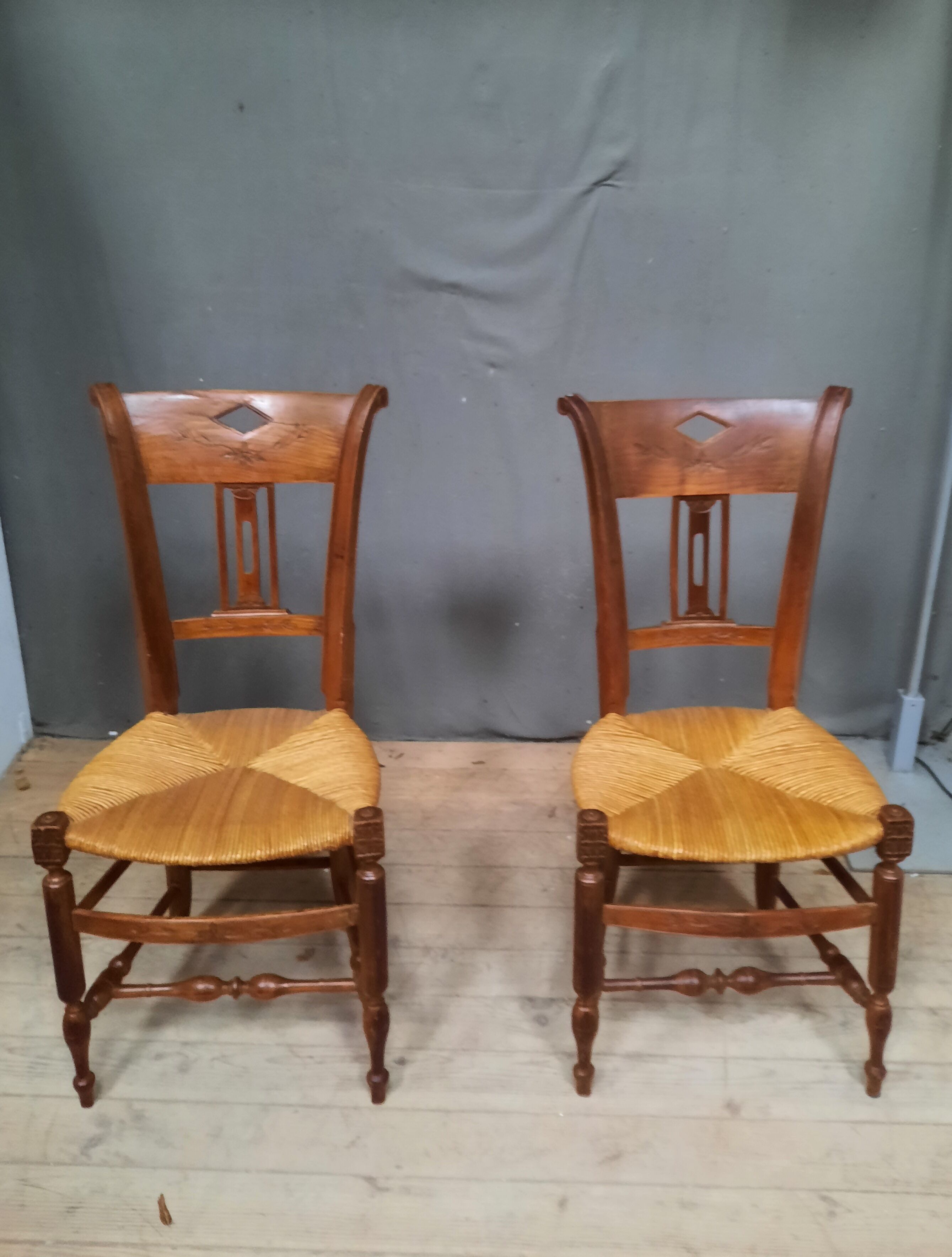 Pair of chair straws directoire
