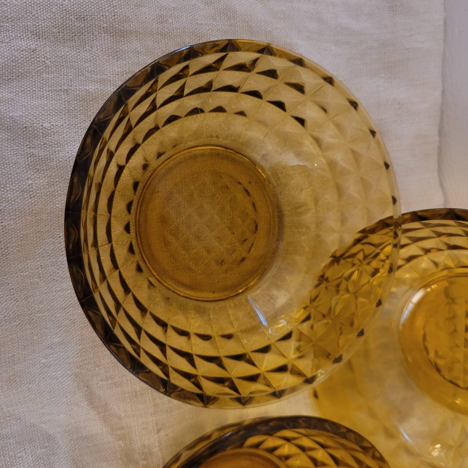 Lot de 5 coupelles en verre ambré pressé à motif nid d’abeille 70's