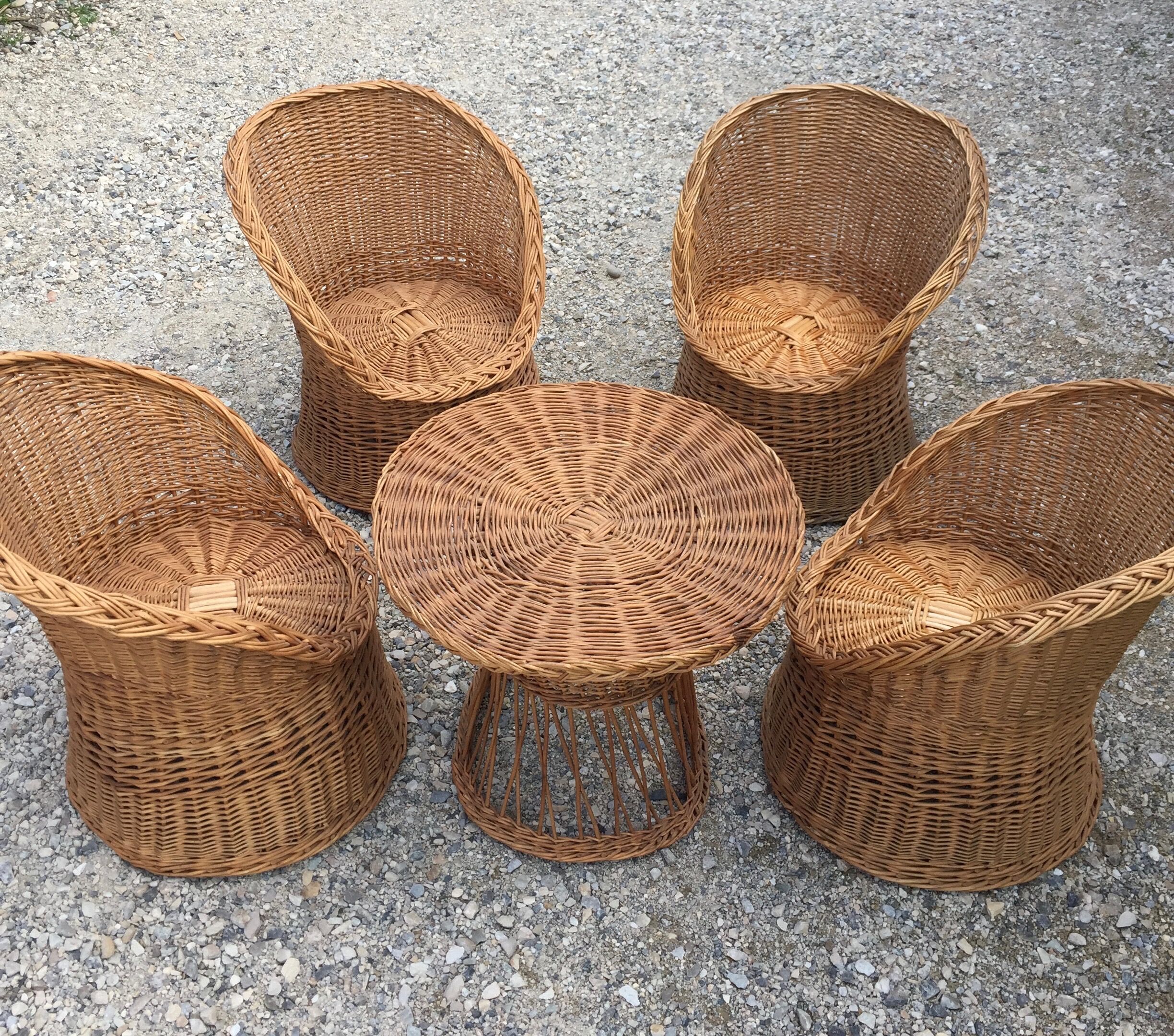 Wicker lounge