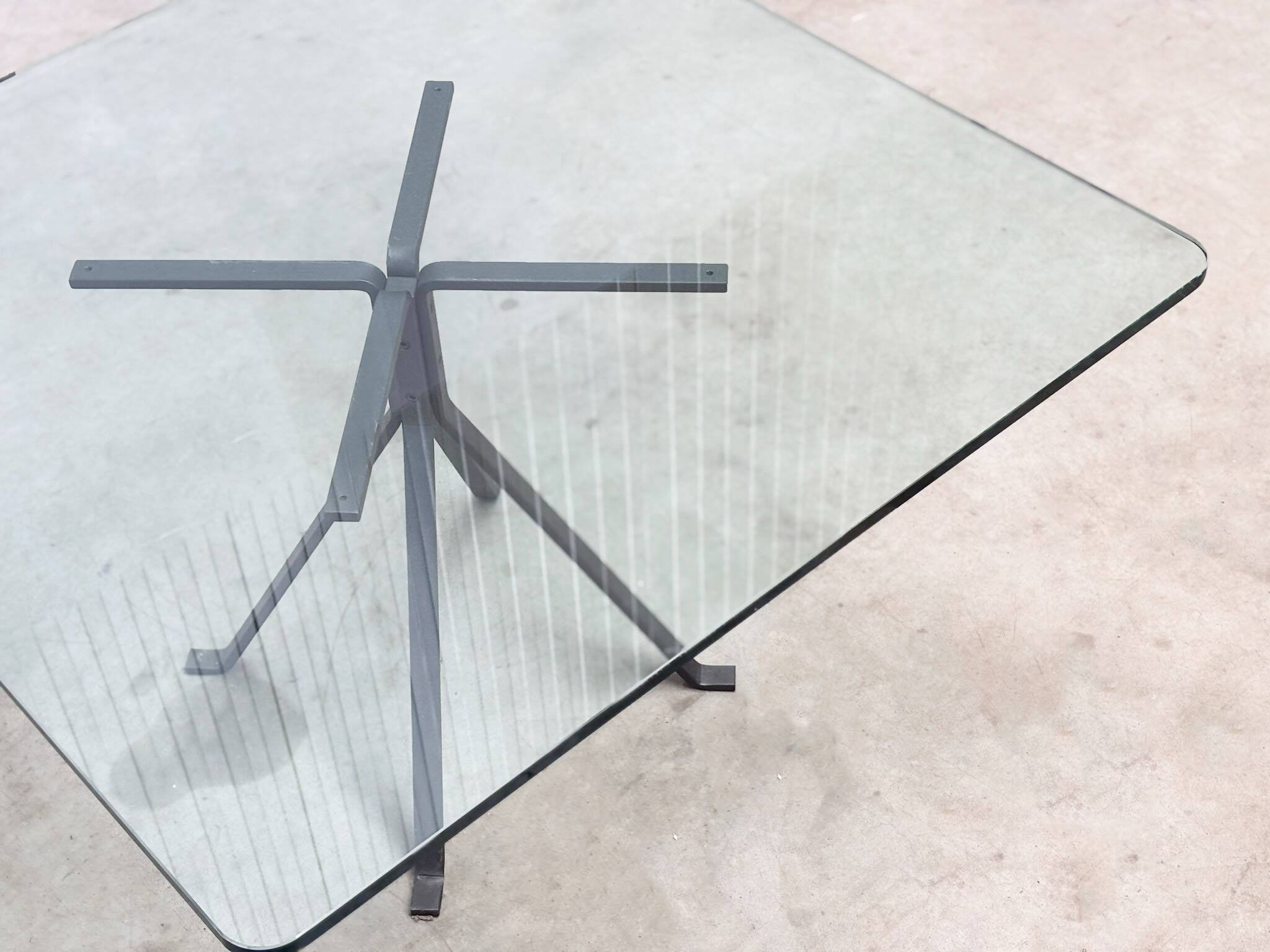 Table basse ou table d'appoint Cuginetto d'Enzo Mari pour Driade