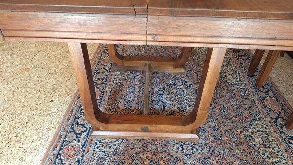 Jolie table à manger carrée en noyer massif style Art Deco / 1930