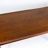 Table basse en teck avec tuiles bleues de design danois des années 1960.