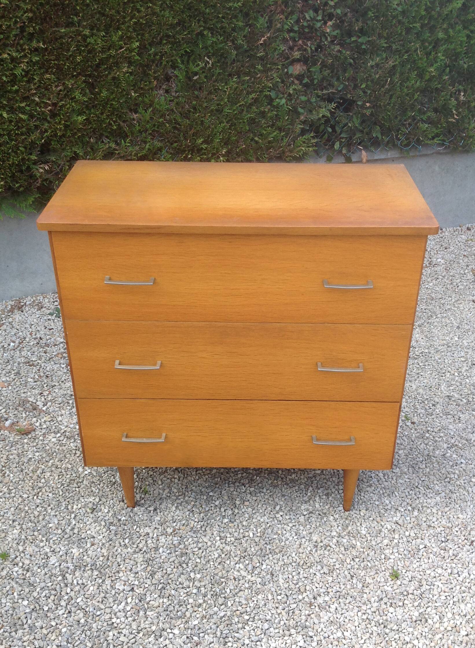 Vintage chest of drawers with spindle legs