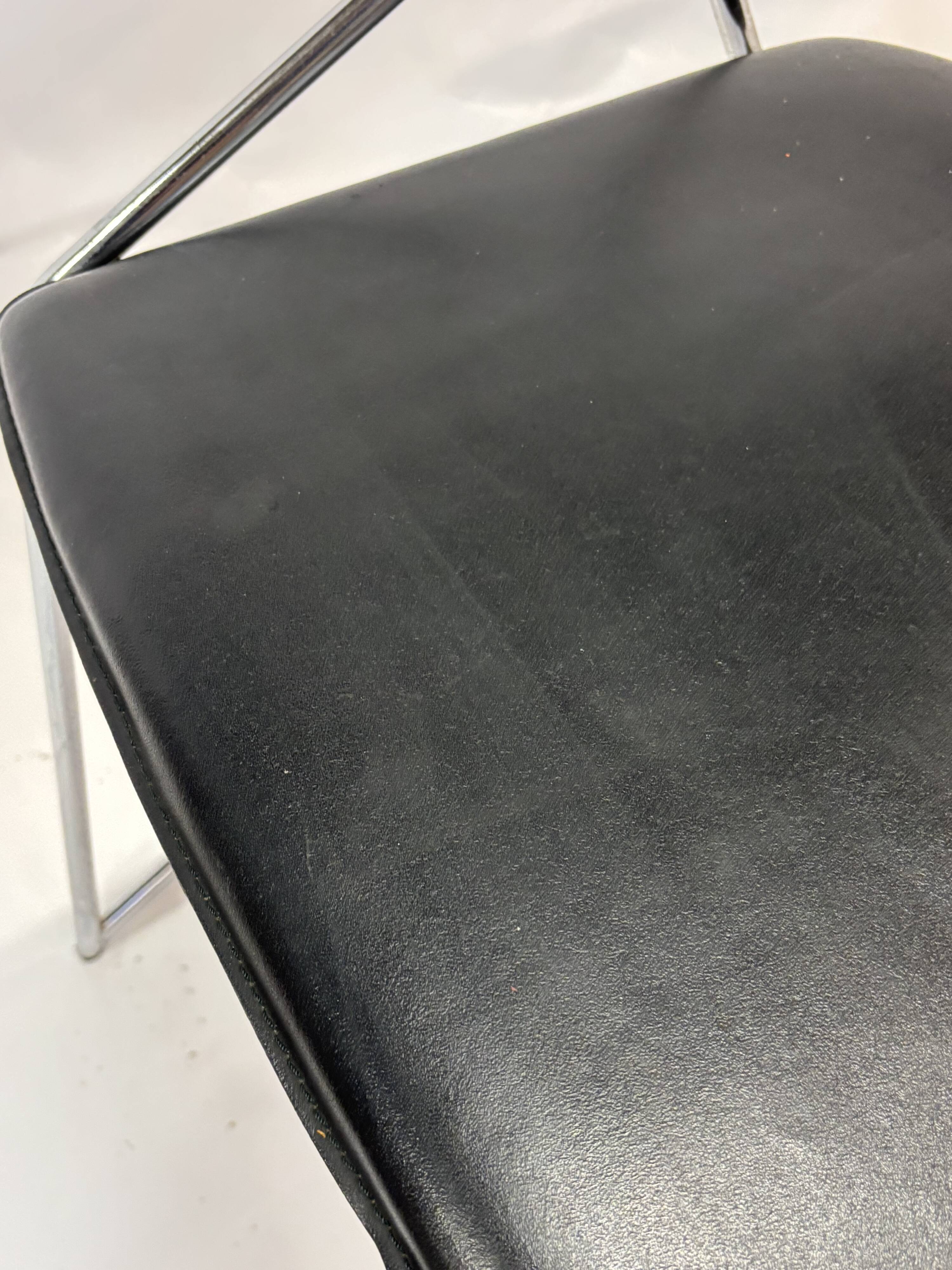4 chaises minimalistes en fil d'acier chromé, années 80