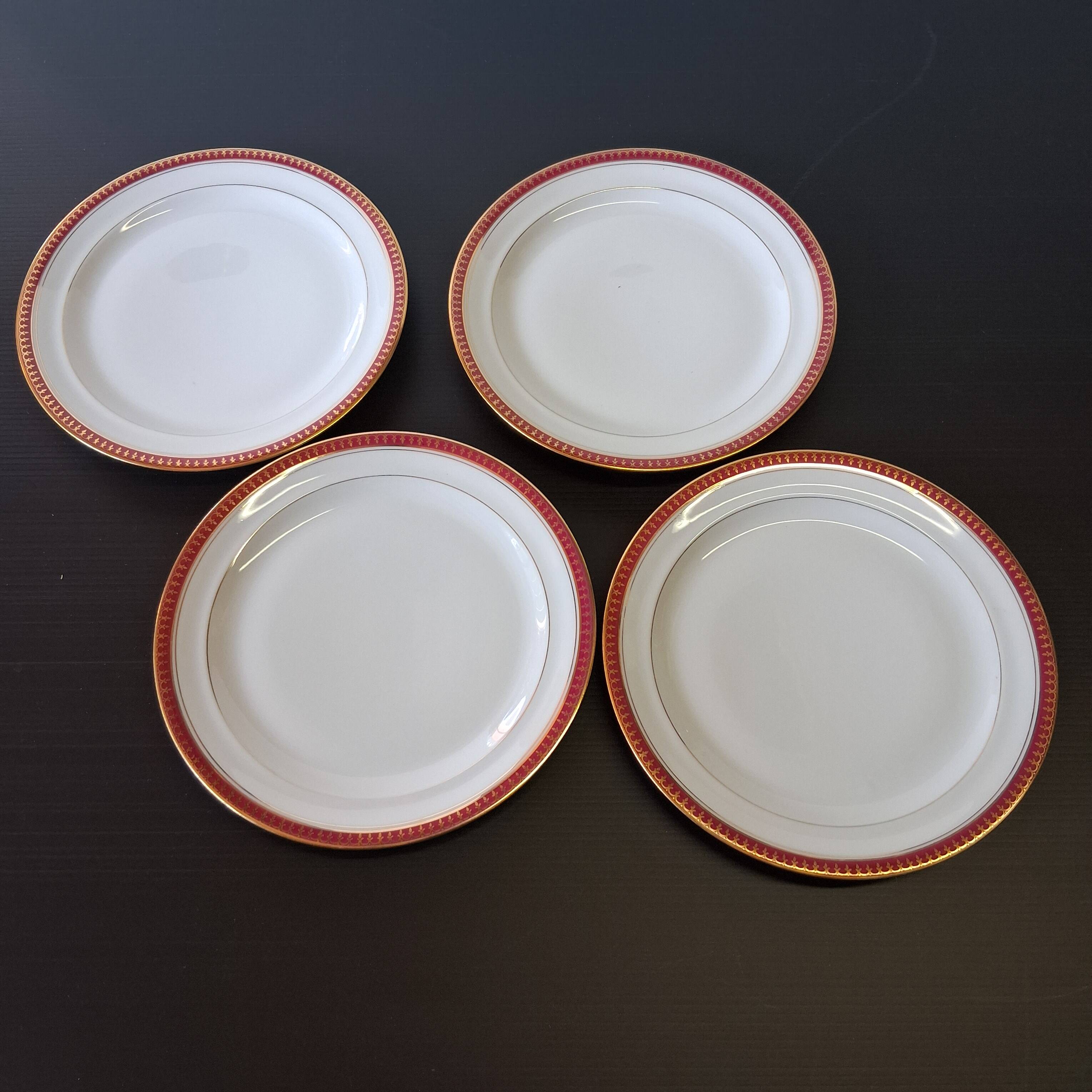 Set of porcelain plates from Chastagner et Cie in good condition.