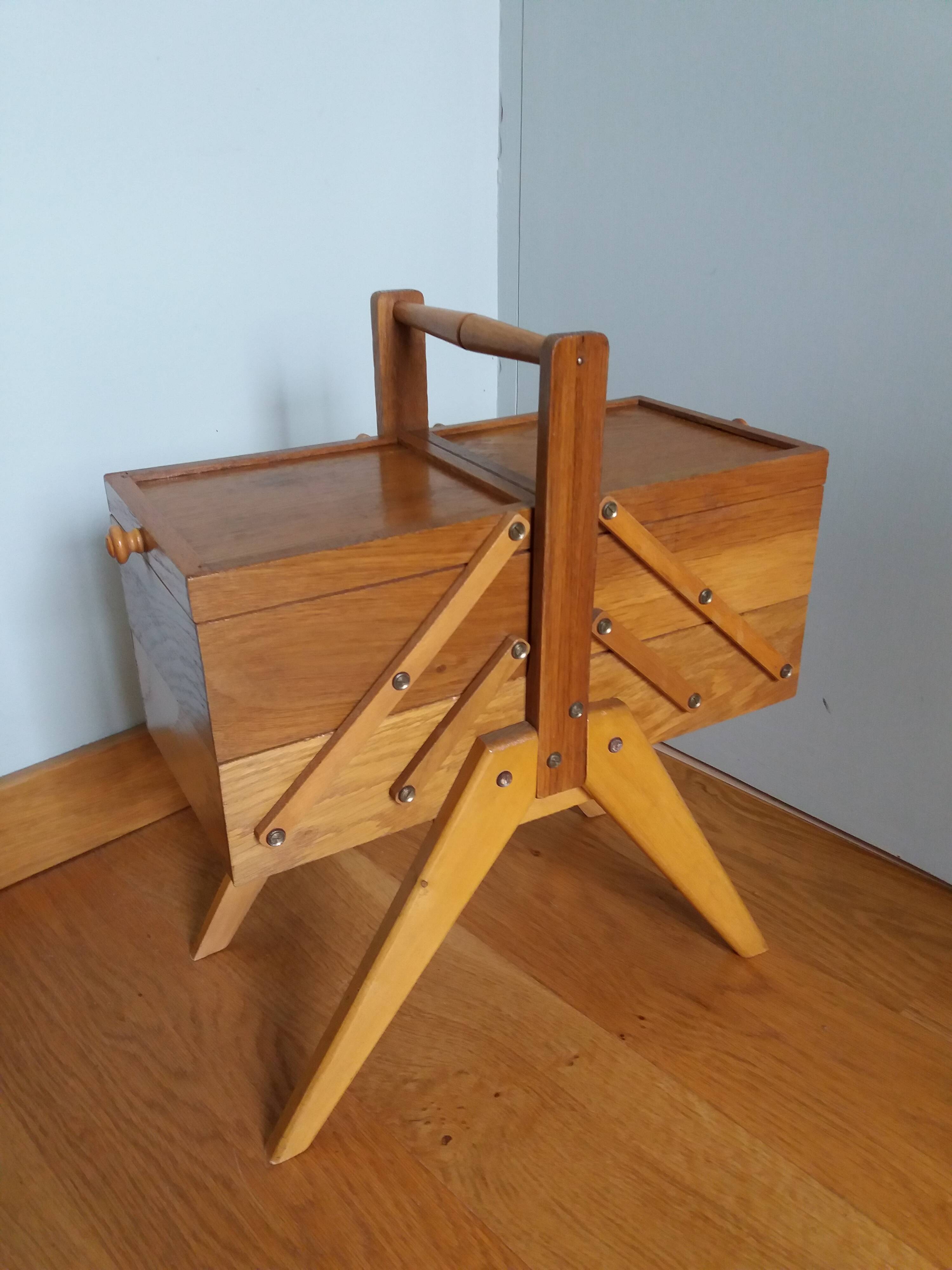 Travailleuse boite à couture style scandinave
