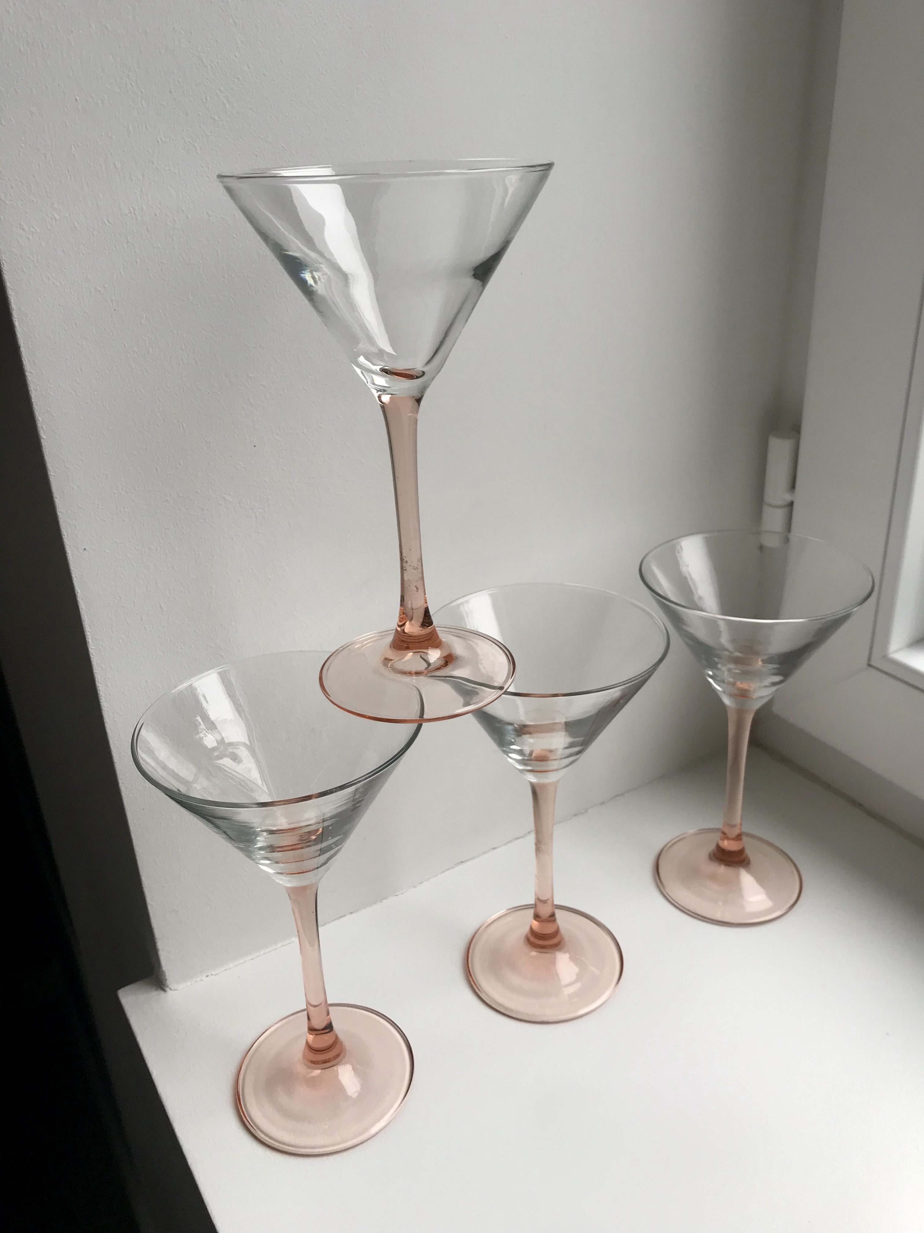 Set of 4 pink-footed cocktail glasses 70s