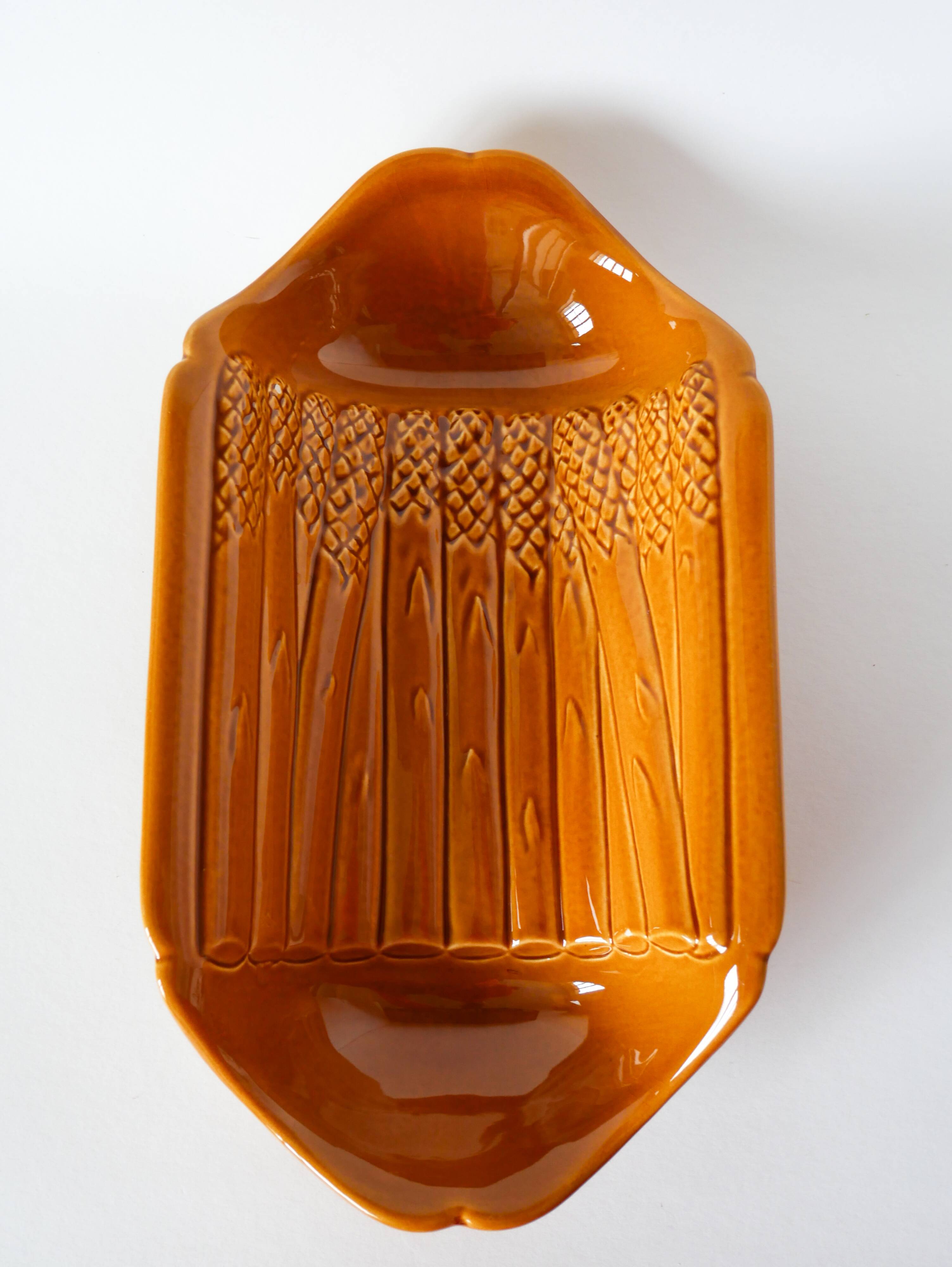 Asparagus dish in yellow slip, Digoin, 1960