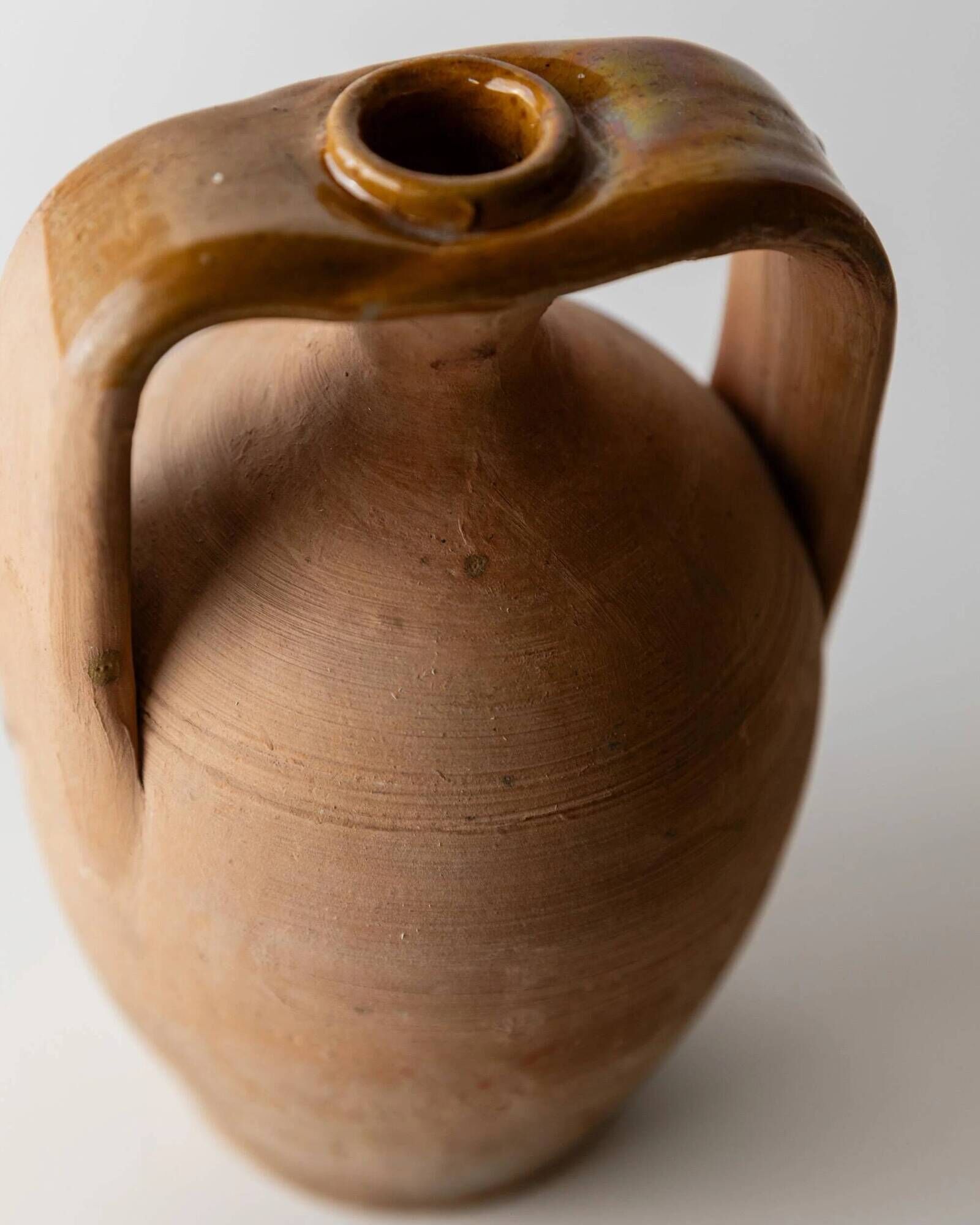 Vintage terracotta amphora vase from the 1930s, handcrafted Italian jug with two handles, fine linear decoration, rustic decoration, gift idea.