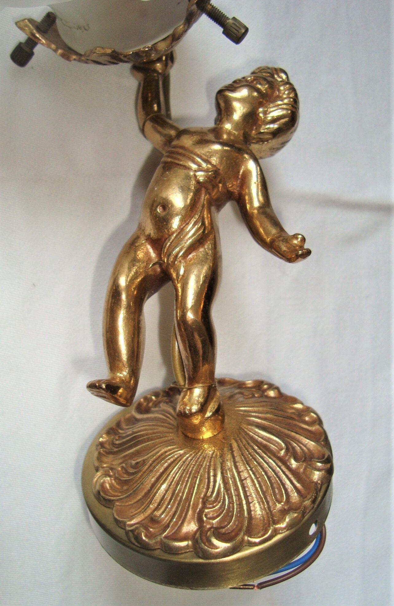 Pair of sconces Angels Cherubs Bronze Gilded Tulips Cut Glass