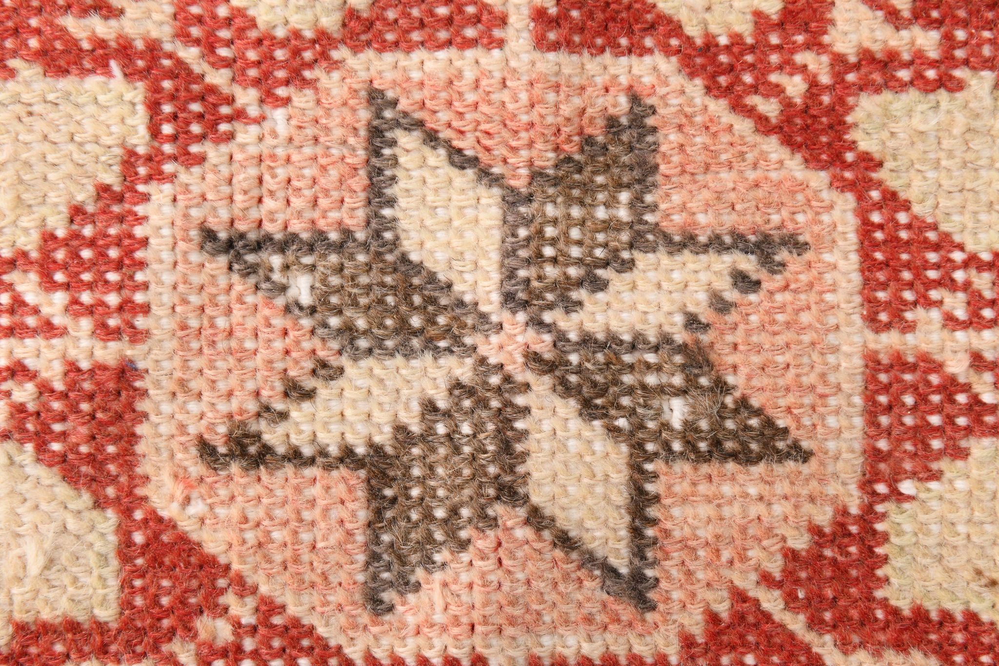 4x7 Salmon & Brown Classic Vintage Rug, 139x227Cm