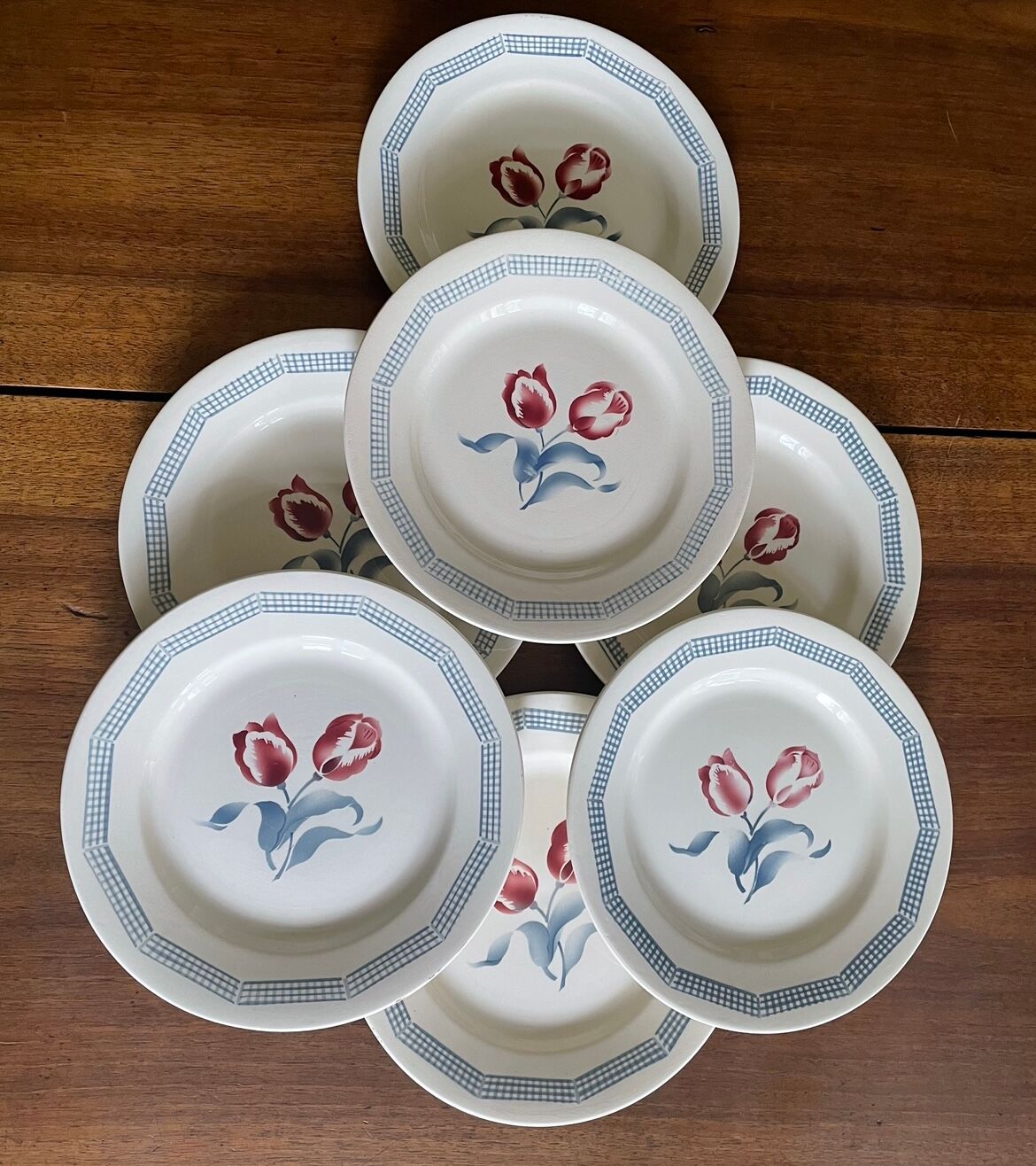 Flat plates Digoin tulips