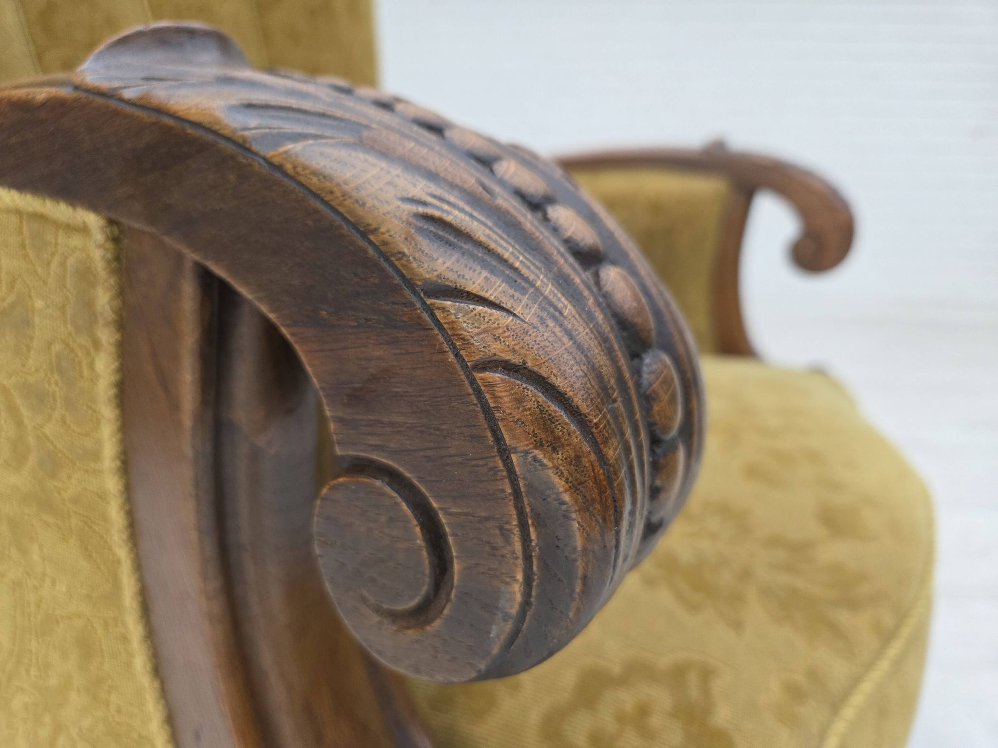 Fauteuil danois à dossier haut, années 1960, laine d'ameublement, bois de chêne massif.