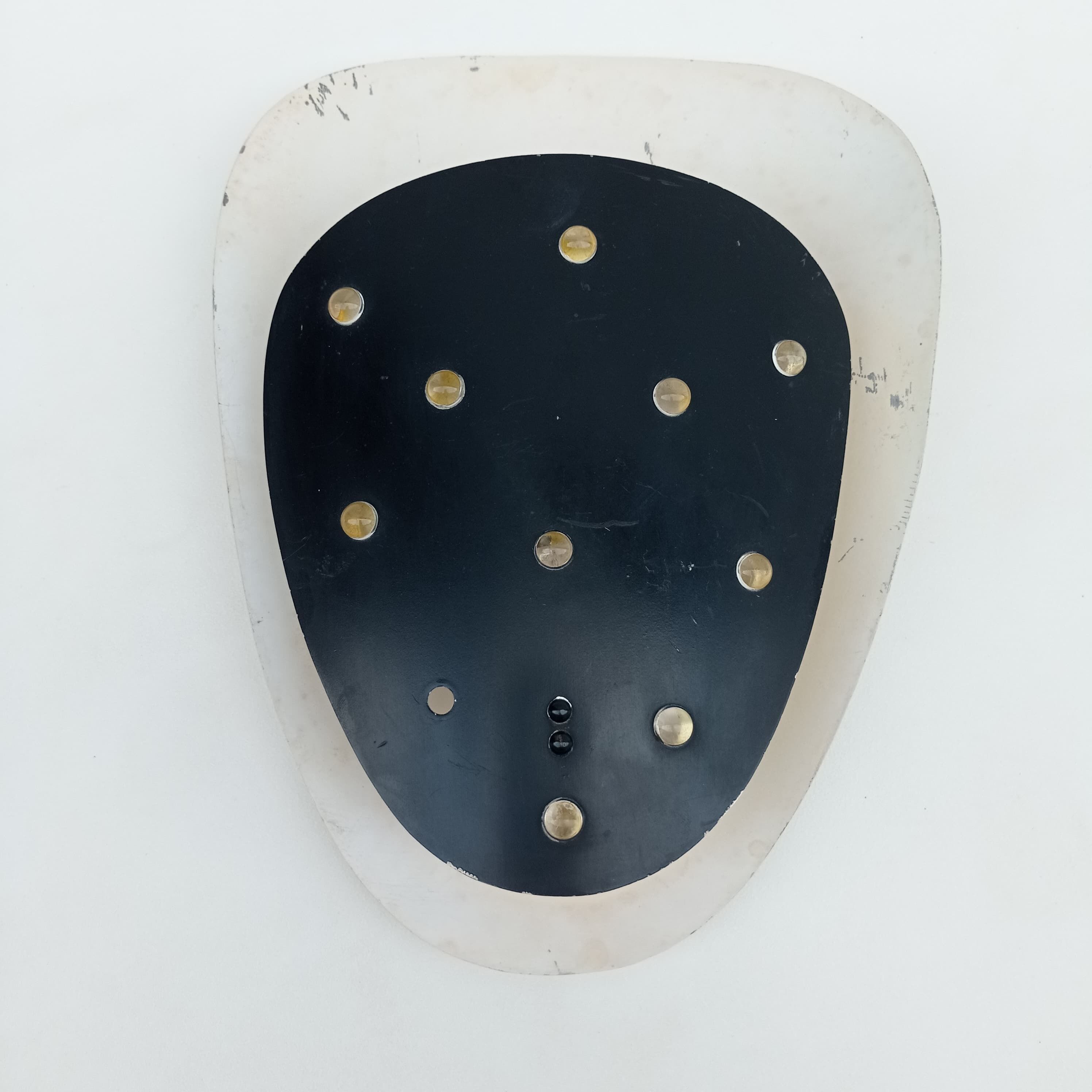 Applique murale décorative en métal des années 1950