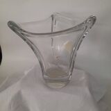 un vase en cristal