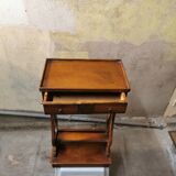 Small empty table pocket