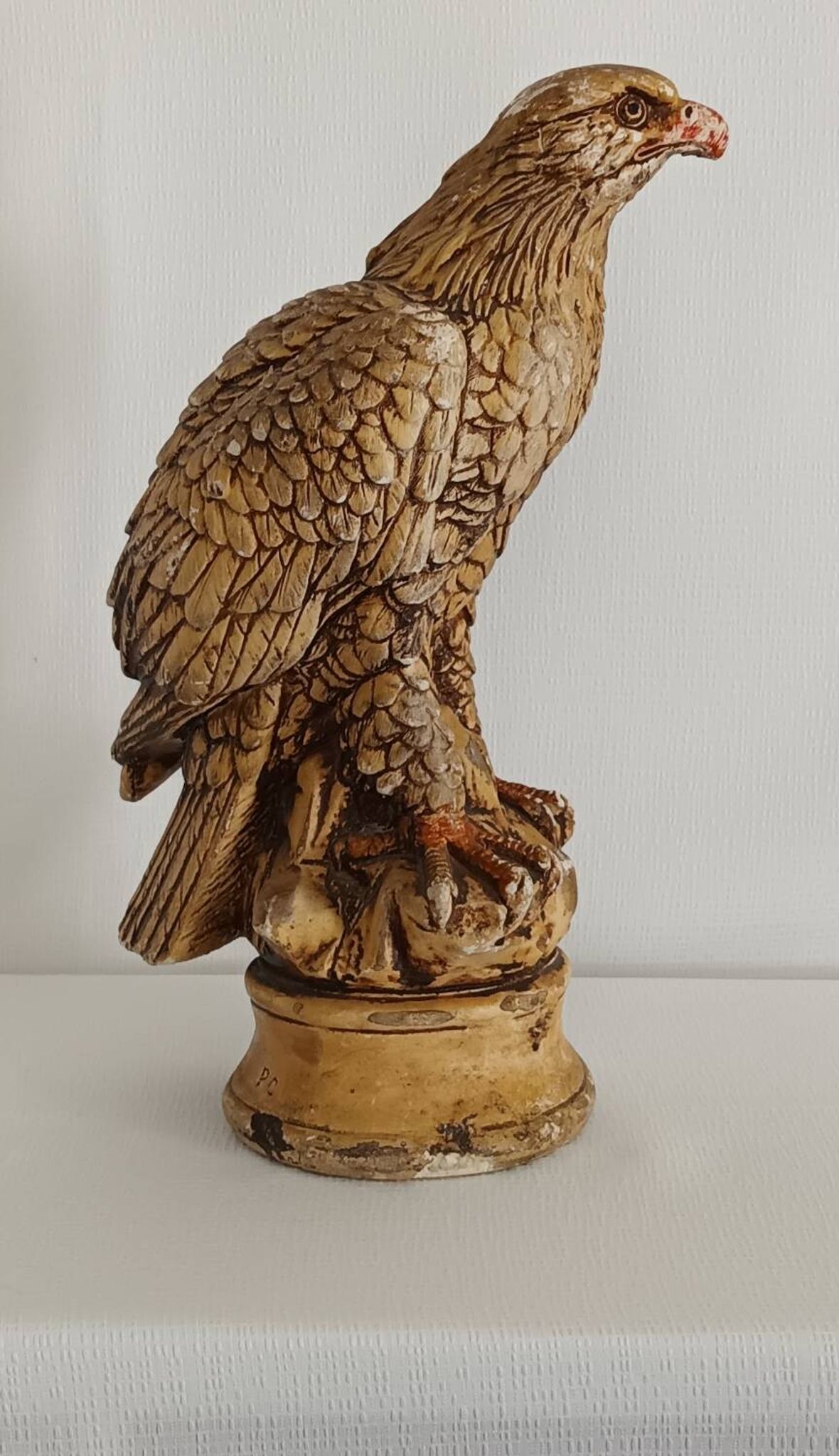 Statue d'aigle en plâtre vintage