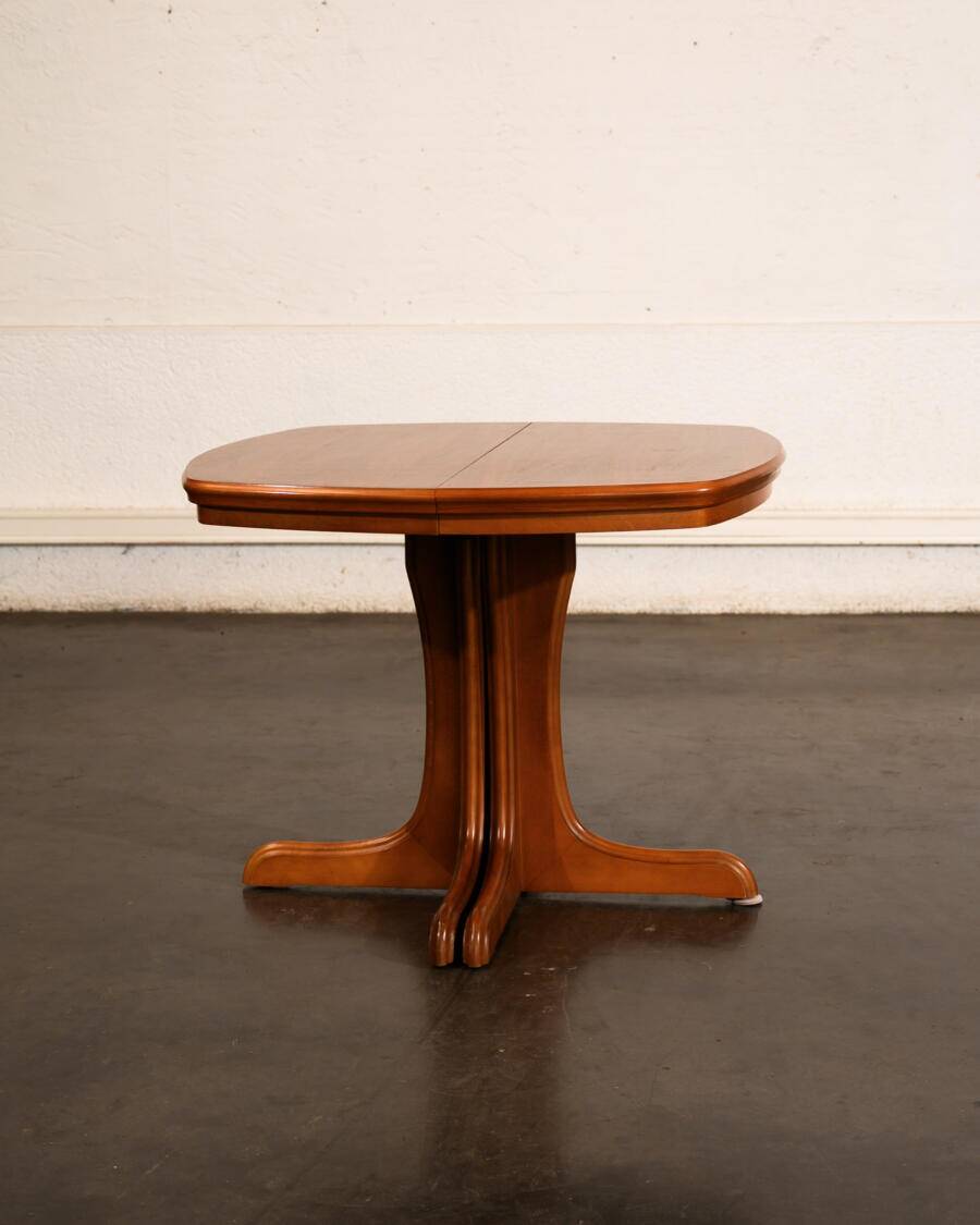 Teak dining table with 4 extensions
