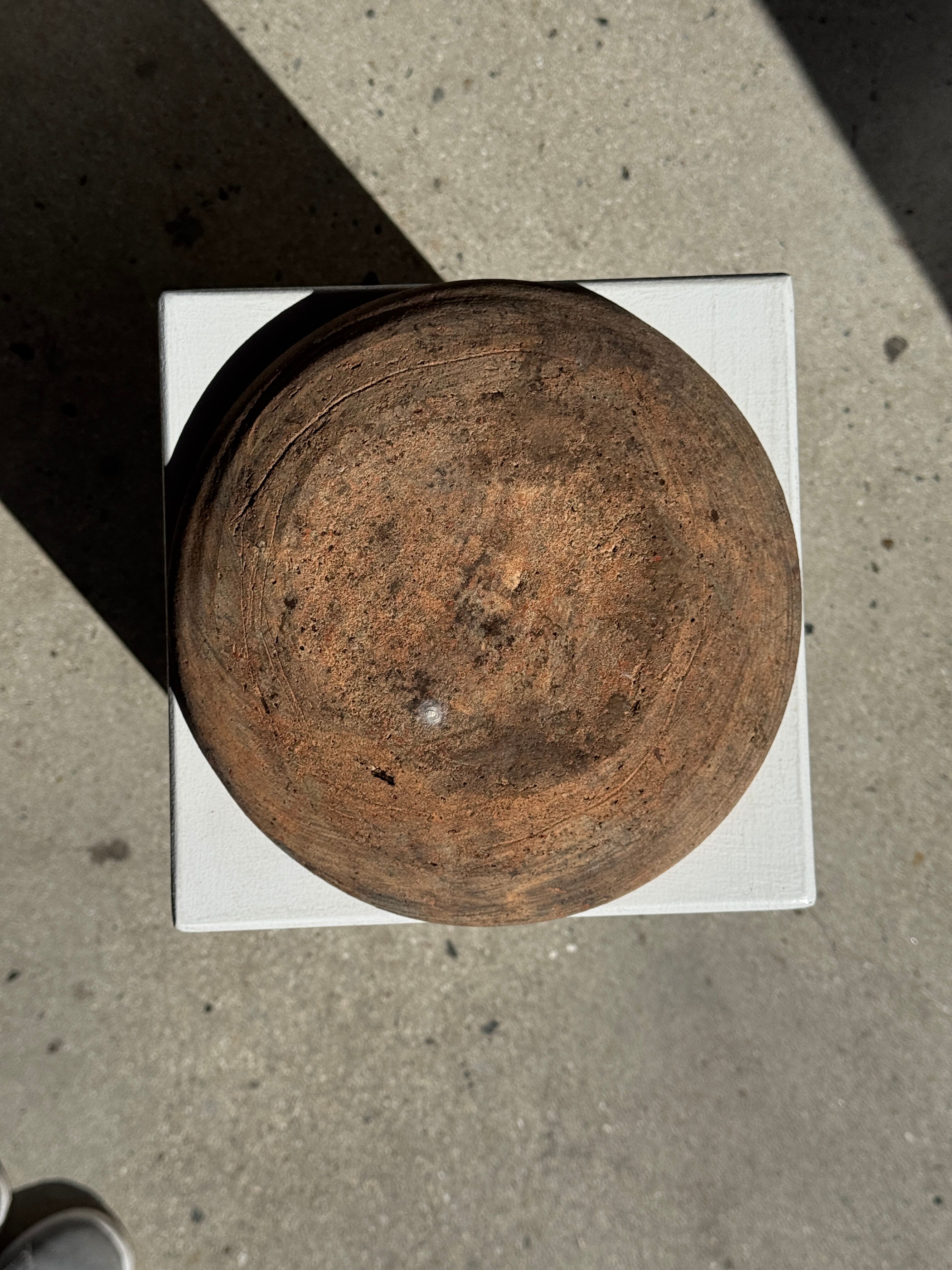 Artisanal dish in ancient Indonesian terracotta D24 H5