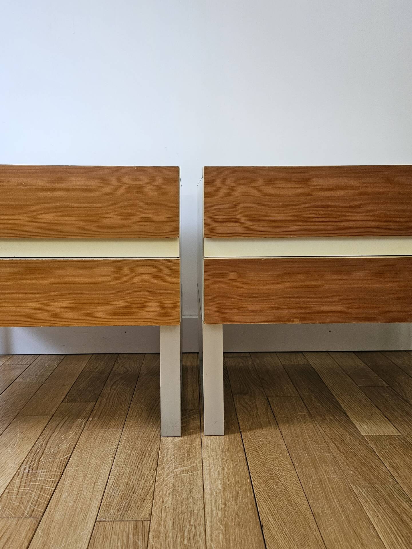 Interlukbe - pair of large bedside tables or side tables